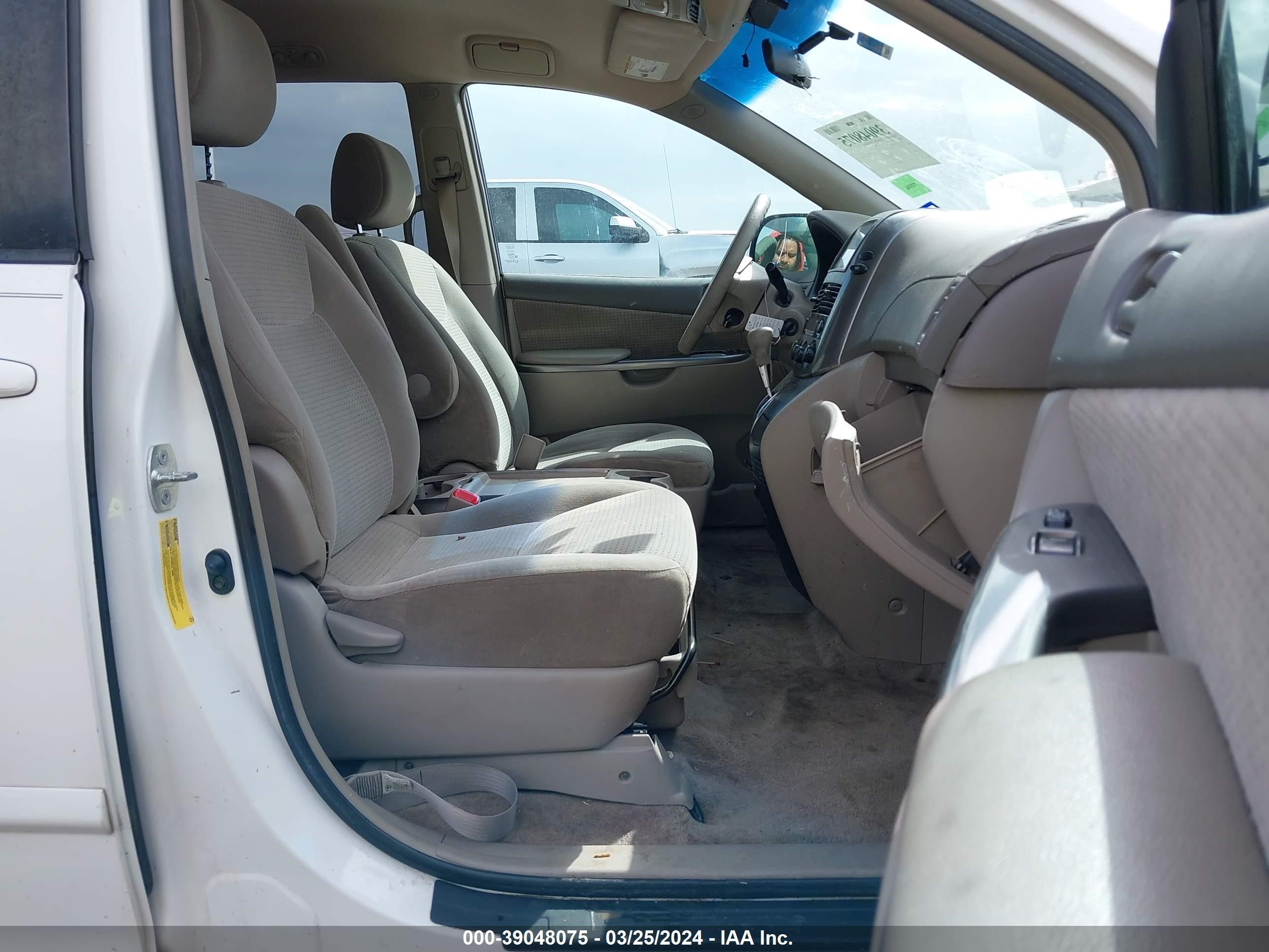 Photo 4 VIN: 5TDZA23C26S390465 - TOYOTA SIENNA 