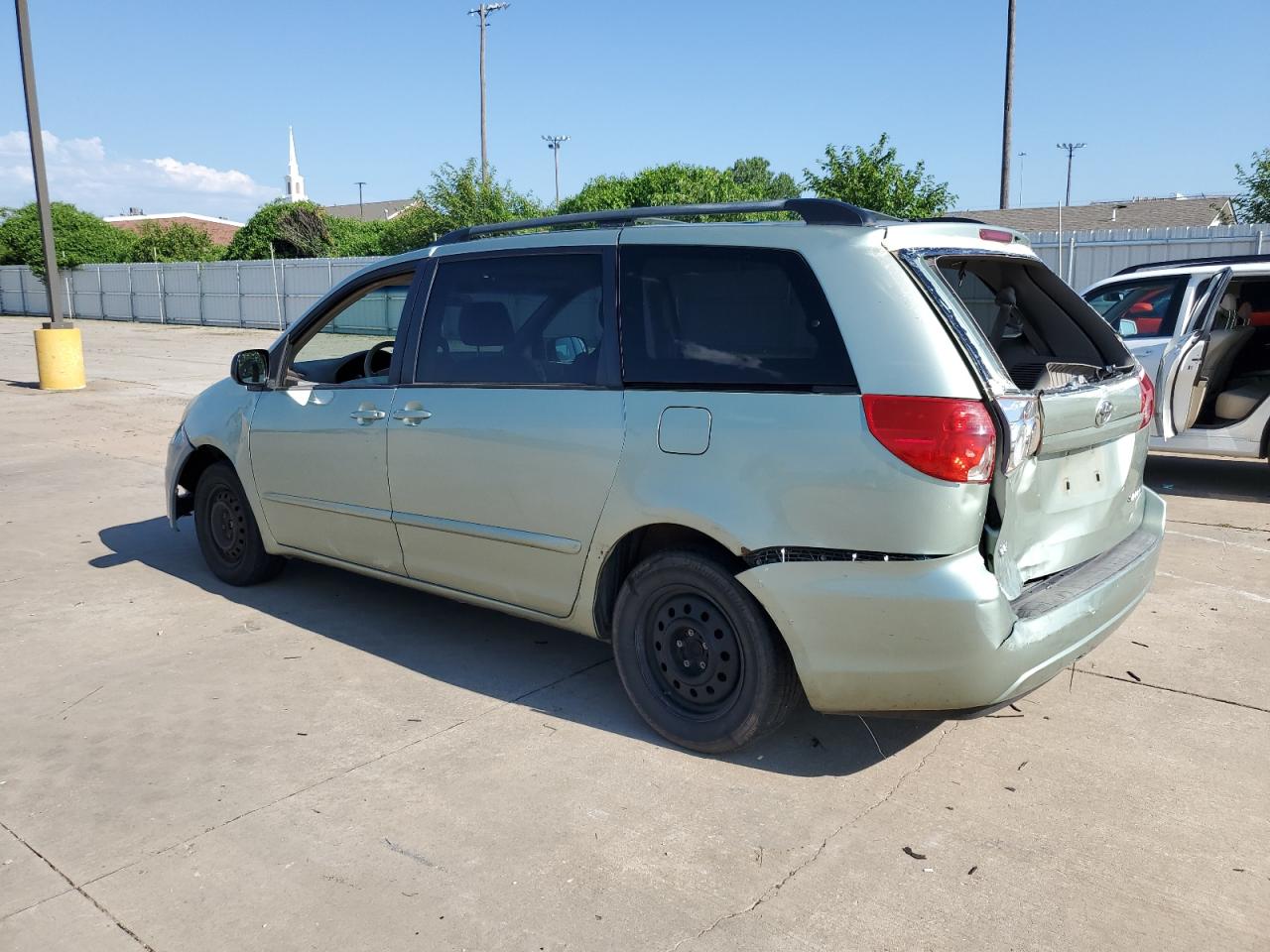 Photo 1 VIN: 5TDZA23C26S437123 - TOYOTA SIENNA 