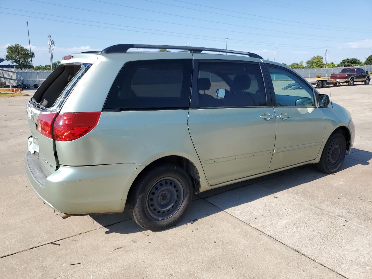 Photo 2 VIN: 5TDZA23C26S437123 - TOYOTA SIENNA 