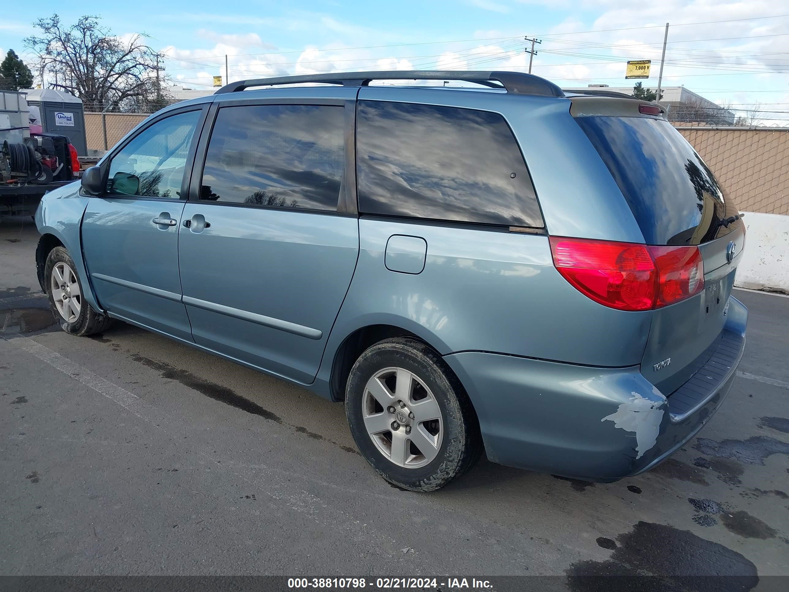 Photo 2 VIN: 5TDZA23C26S440667 - TOYOTA SIENNA 