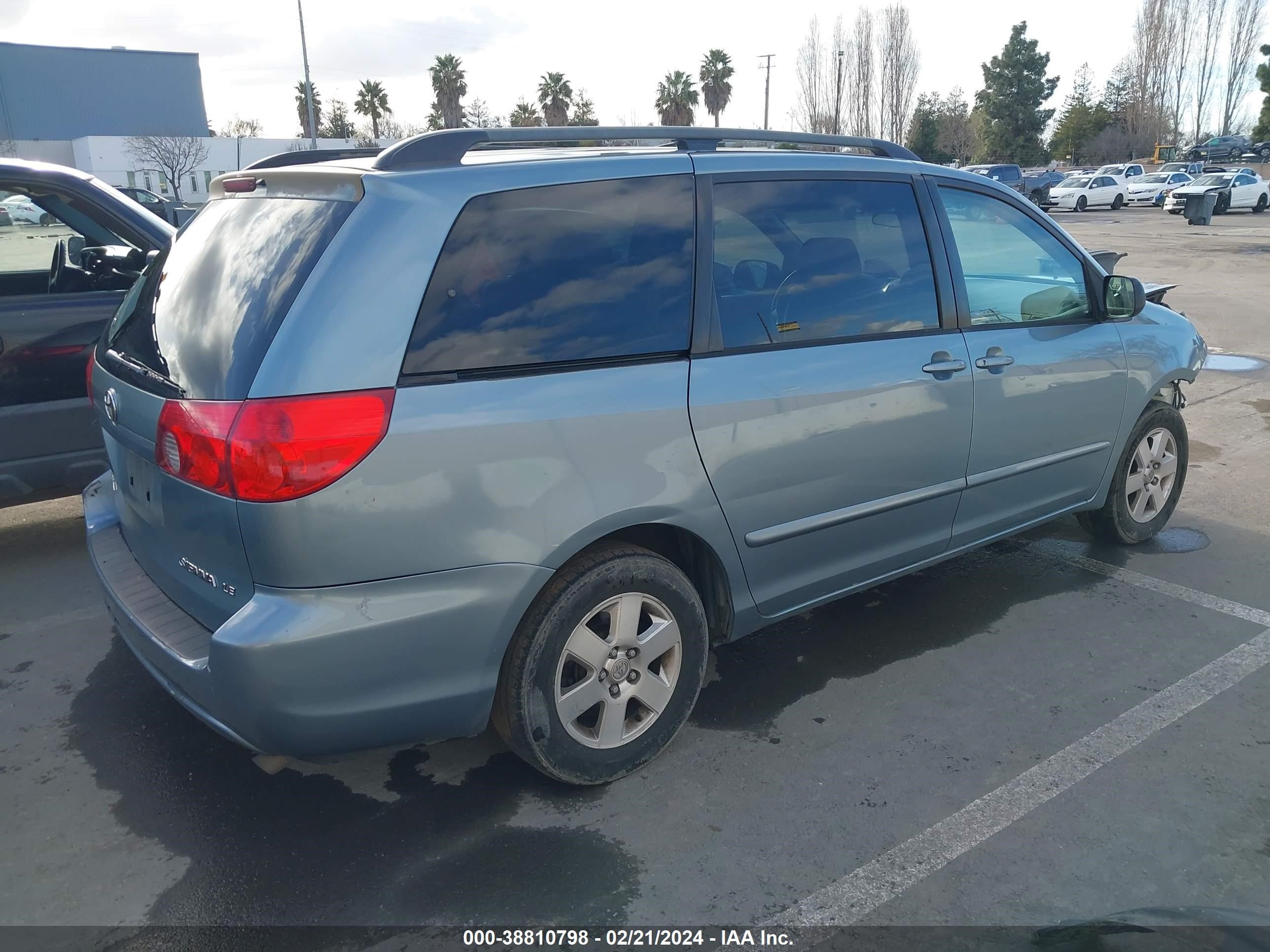 Photo 3 VIN: 5TDZA23C26S440667 - TOYOTA SIENNA 