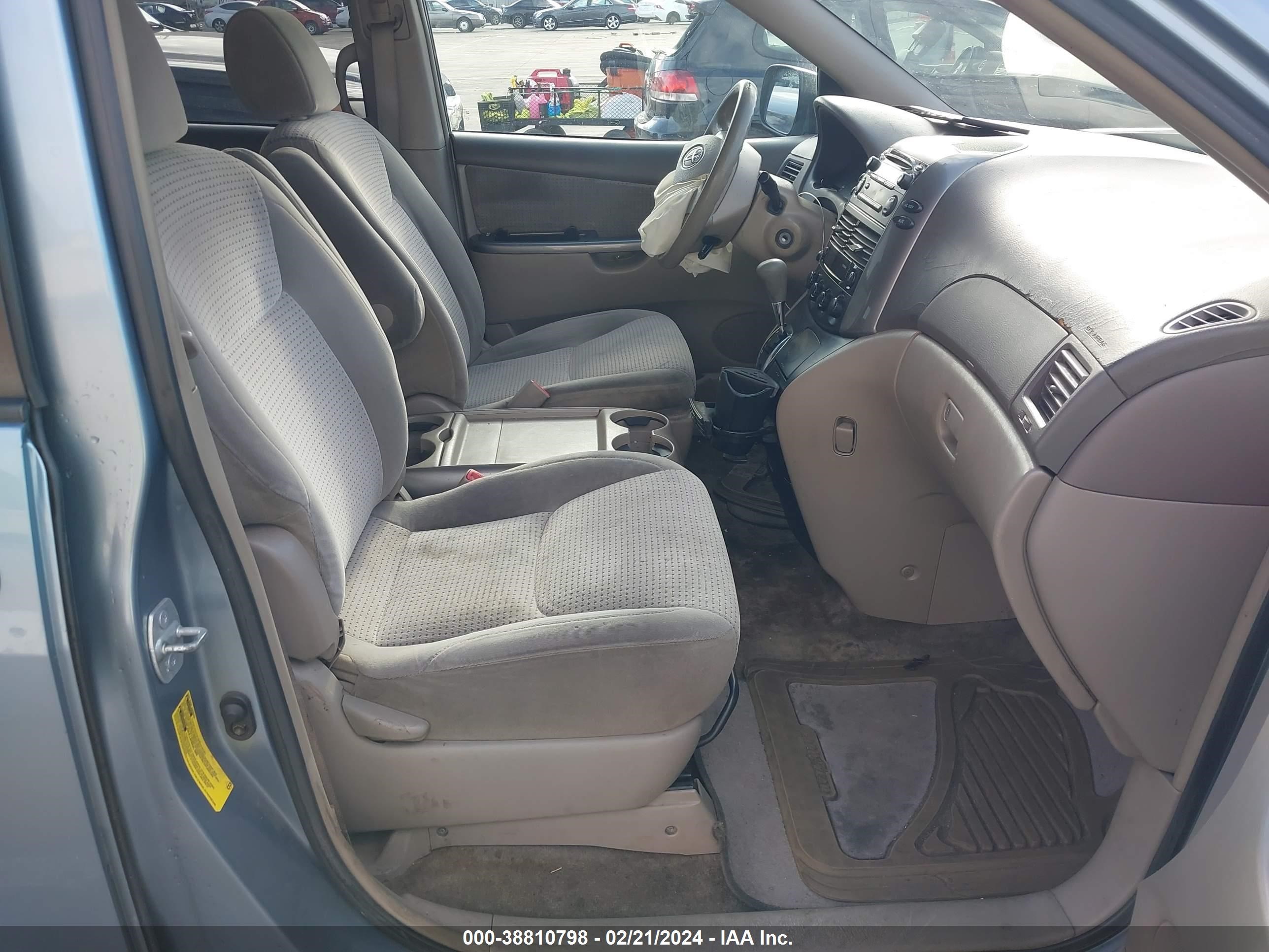 Photo 4 VIN: 5TDZA23C26S440667 - TOYOTA SIENNA 