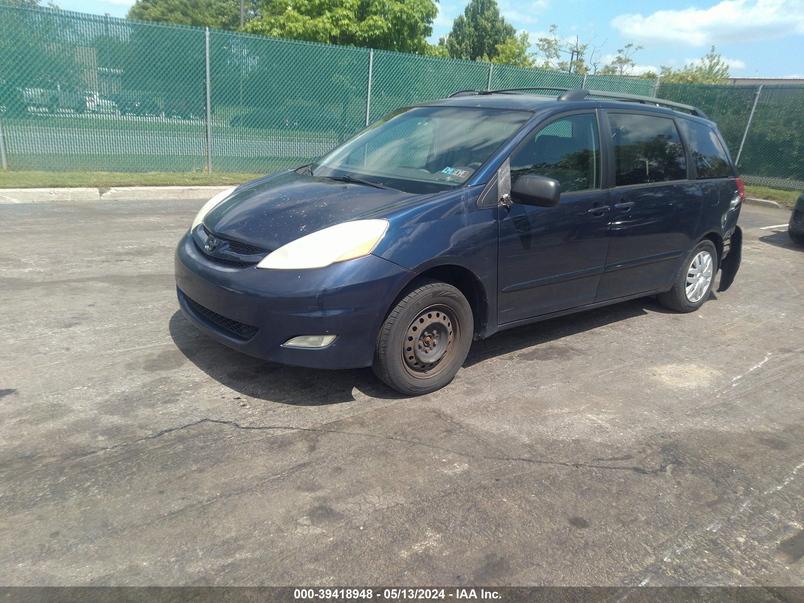 Photo 1 VIN: 5TDZA23C26S449840 - TOYOTA SIENNA 