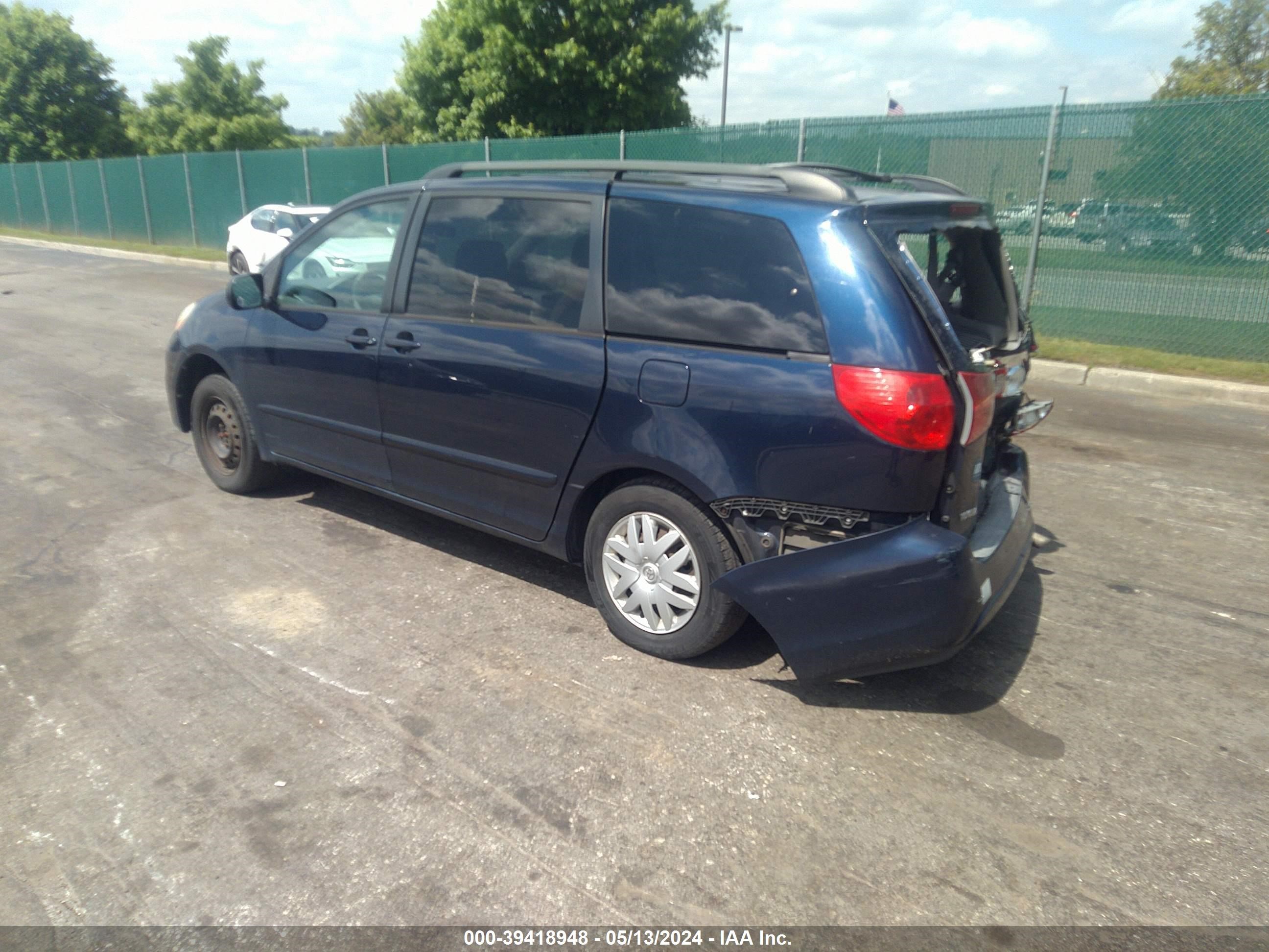 Photo 2 VIN: 5TDZA23C26S449840 - TOYOTA SIENNA 