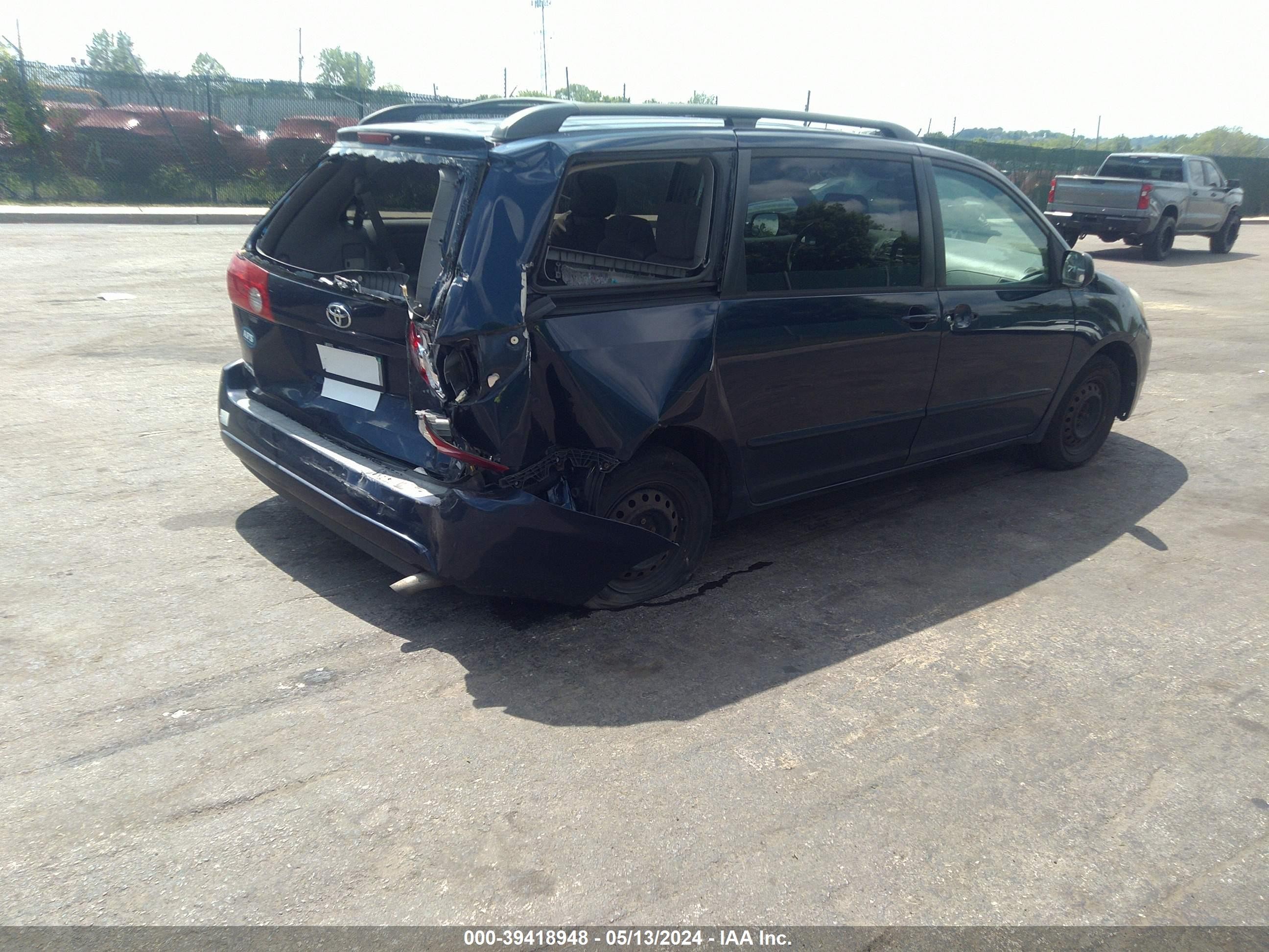 Photo 3 VIN: 5TDZA23C26S449840 - TOYOTA SIENNA 