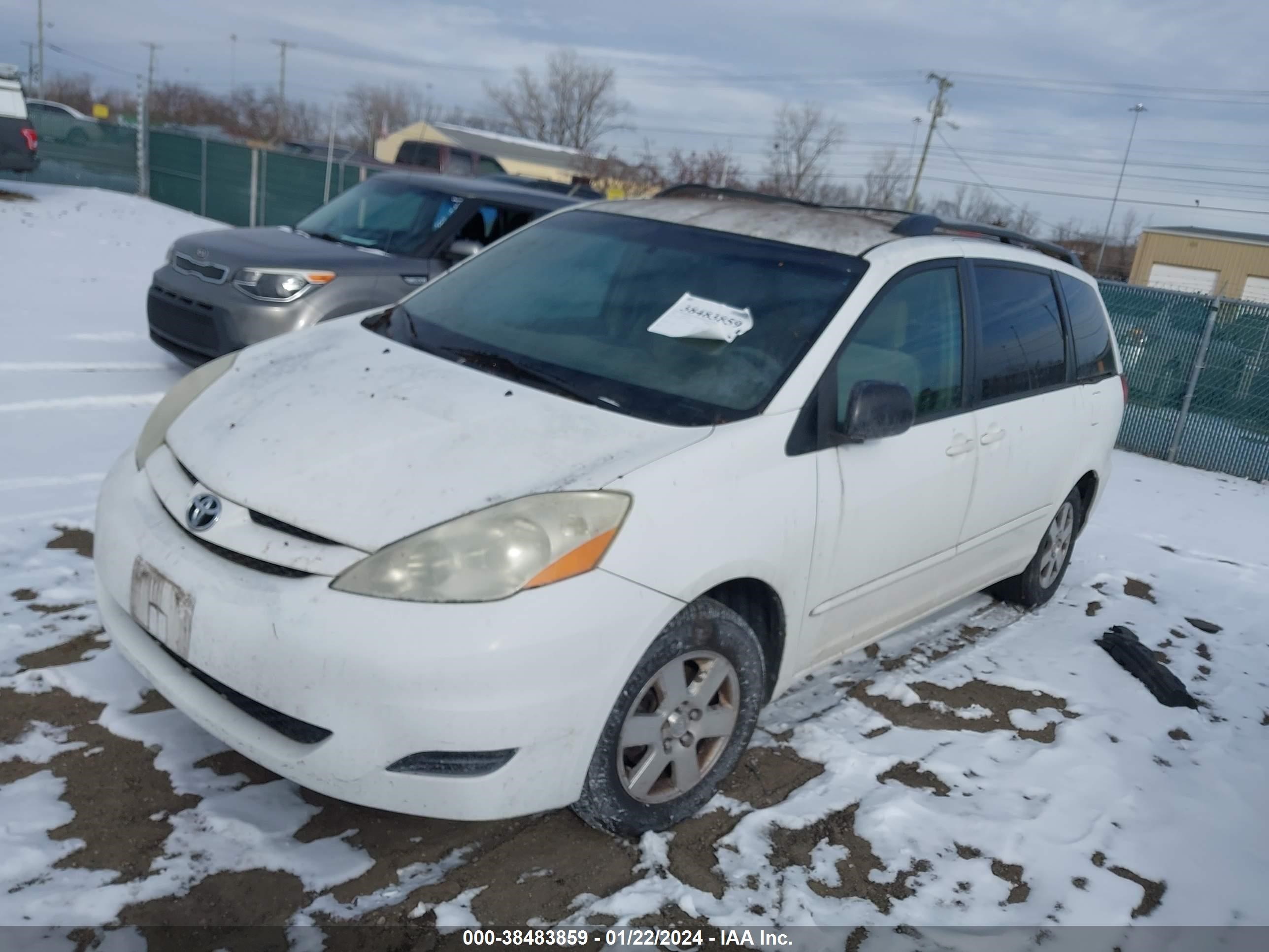 Photo 1 VIN: 5TDZA23C26S564163 - TOYOTA SIENNA 