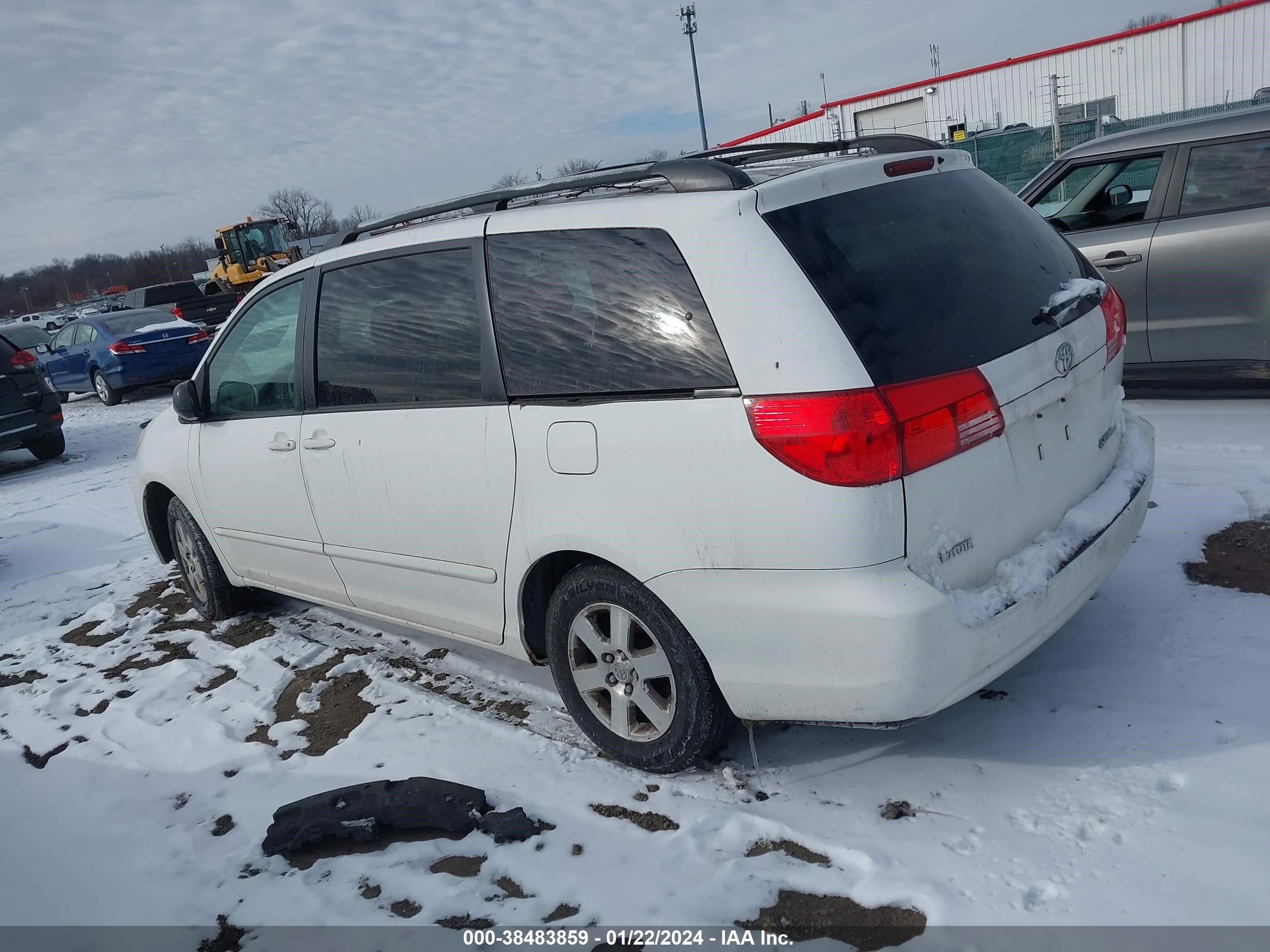 Photo 2 VIN: 5TDZA23C26S564163 - TOYOTA SIENNA 