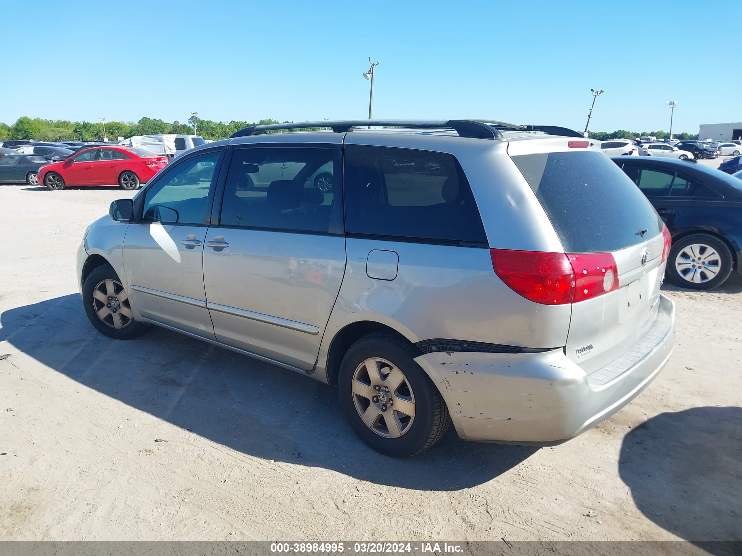 Photo 2 VIN: 5TDZA23C26S566429 - TOYOTA SIENNA 