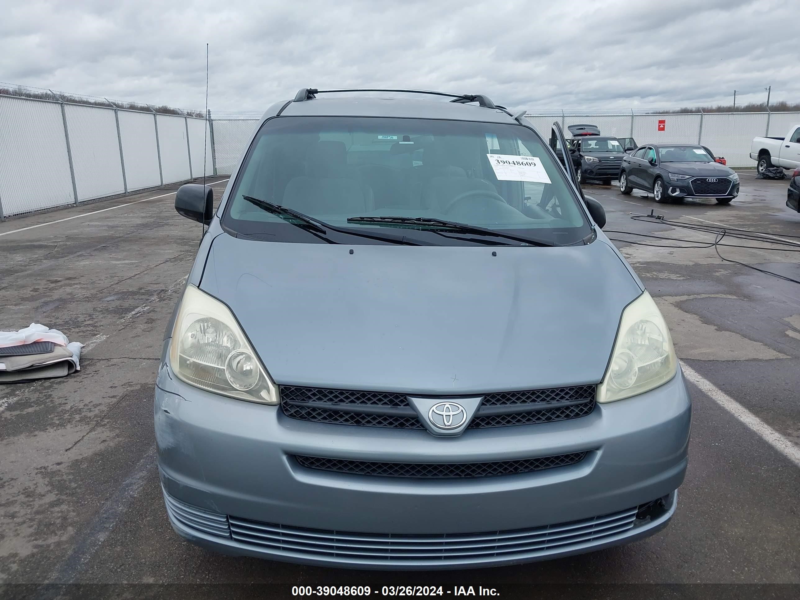 Photo 11 VIN: 5TDZA23C34S119475 - TOYOTA SIENNA 