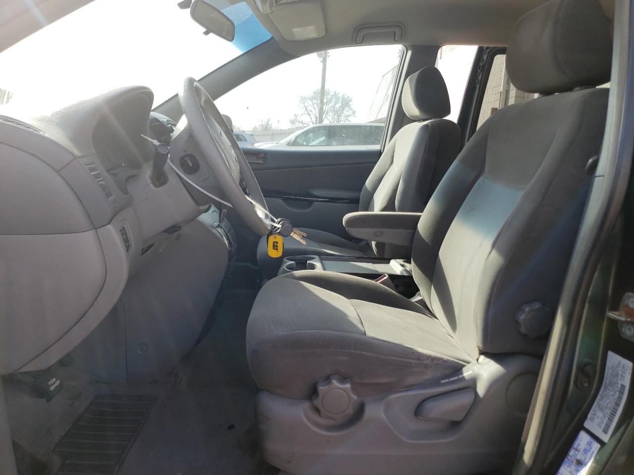 Photo 6 VIN: 5TDZA23C34S142724 - TOYOTA SIENNA 