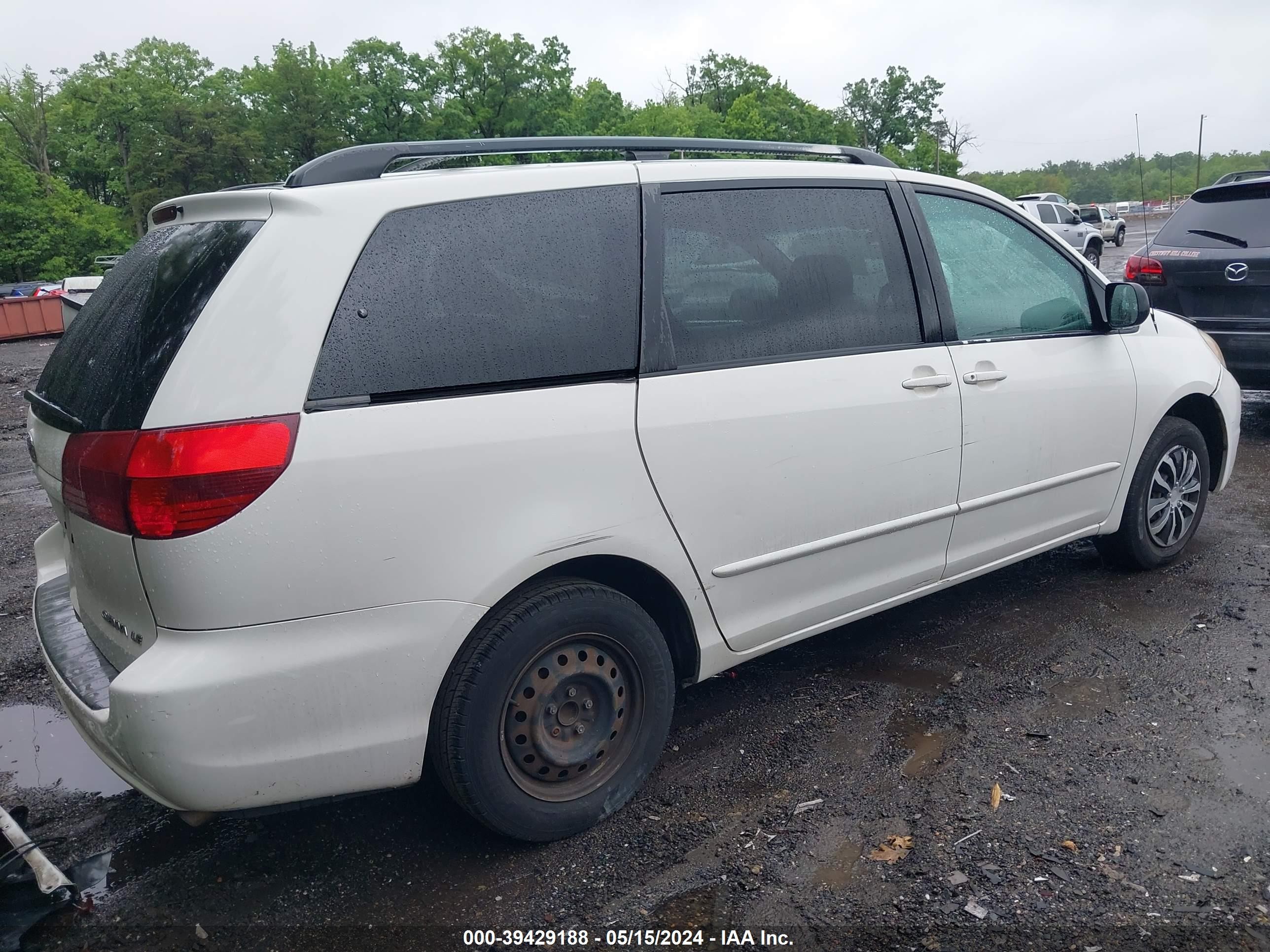 Photo 3 VIN: 5TDZA23C34S191180 - TOYOTA SIENNA 