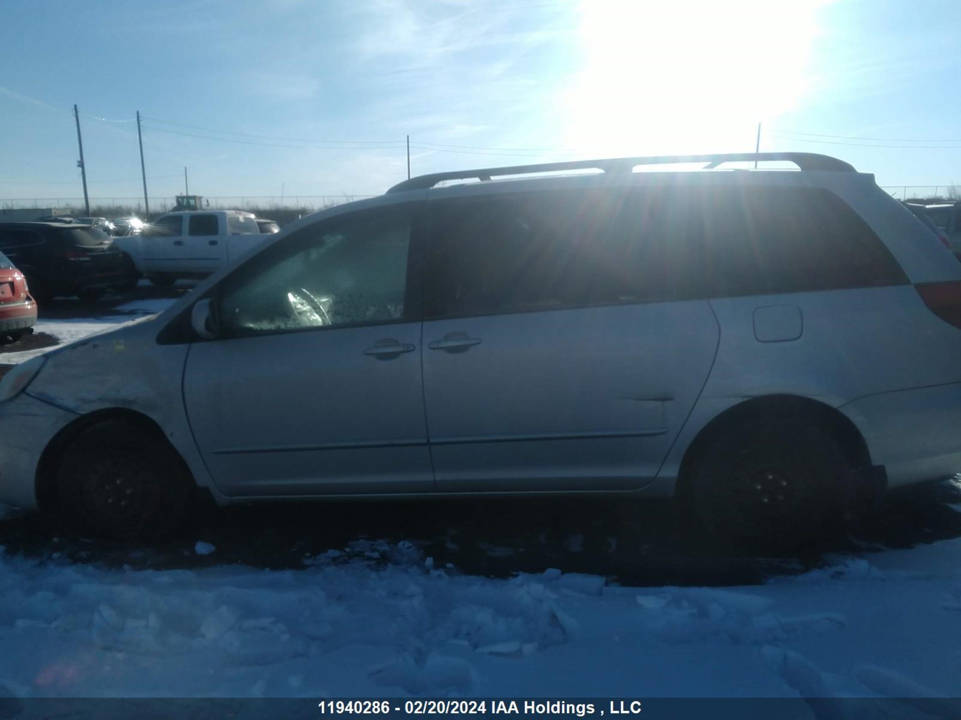 Photo 13 VIN: 5TDZA23C34S205708 - TOYOTA SIENNA 