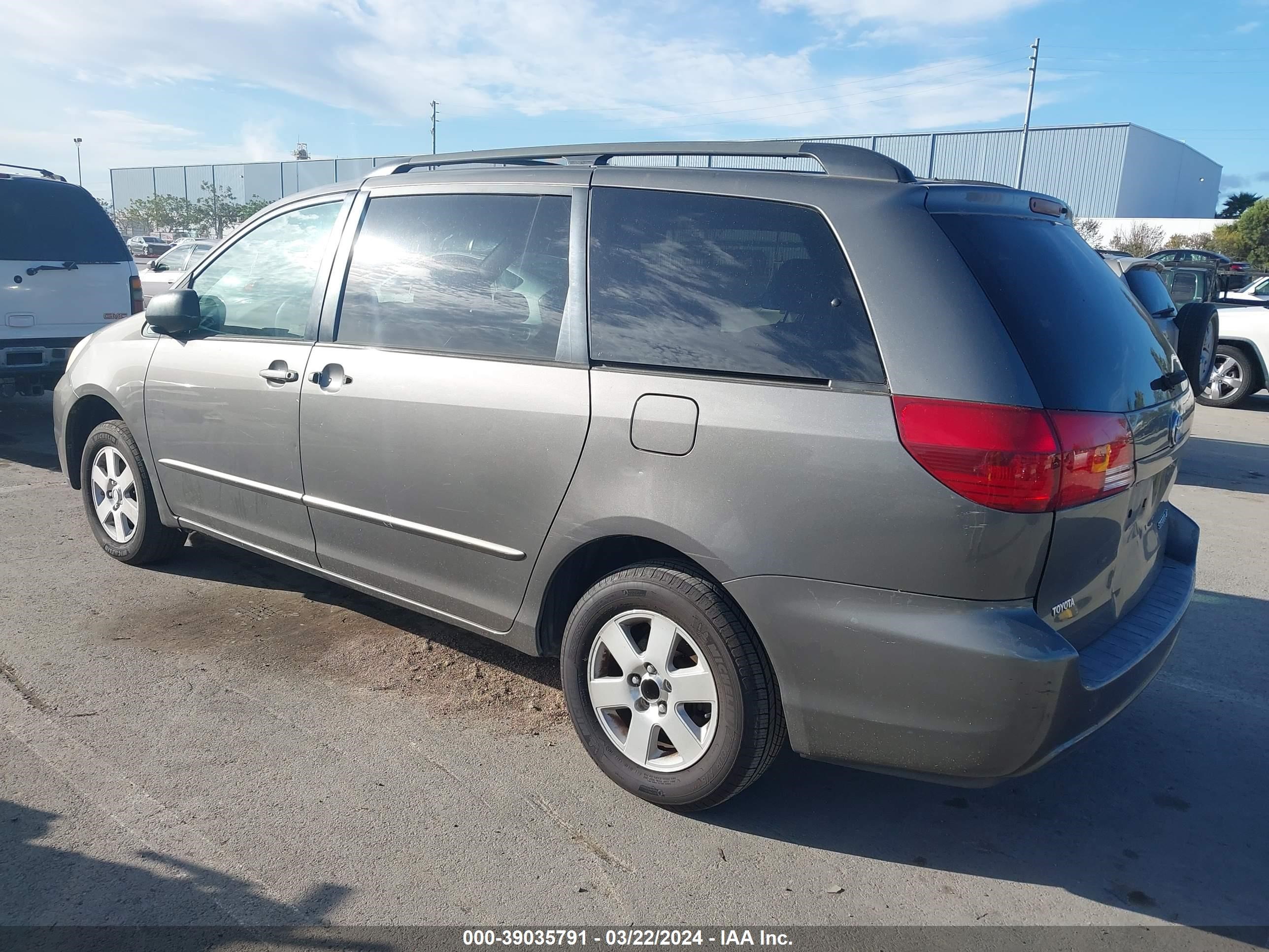 Photo 2 VIN: 5TDZA23C35S247524 - TOYOTA SIENNA 