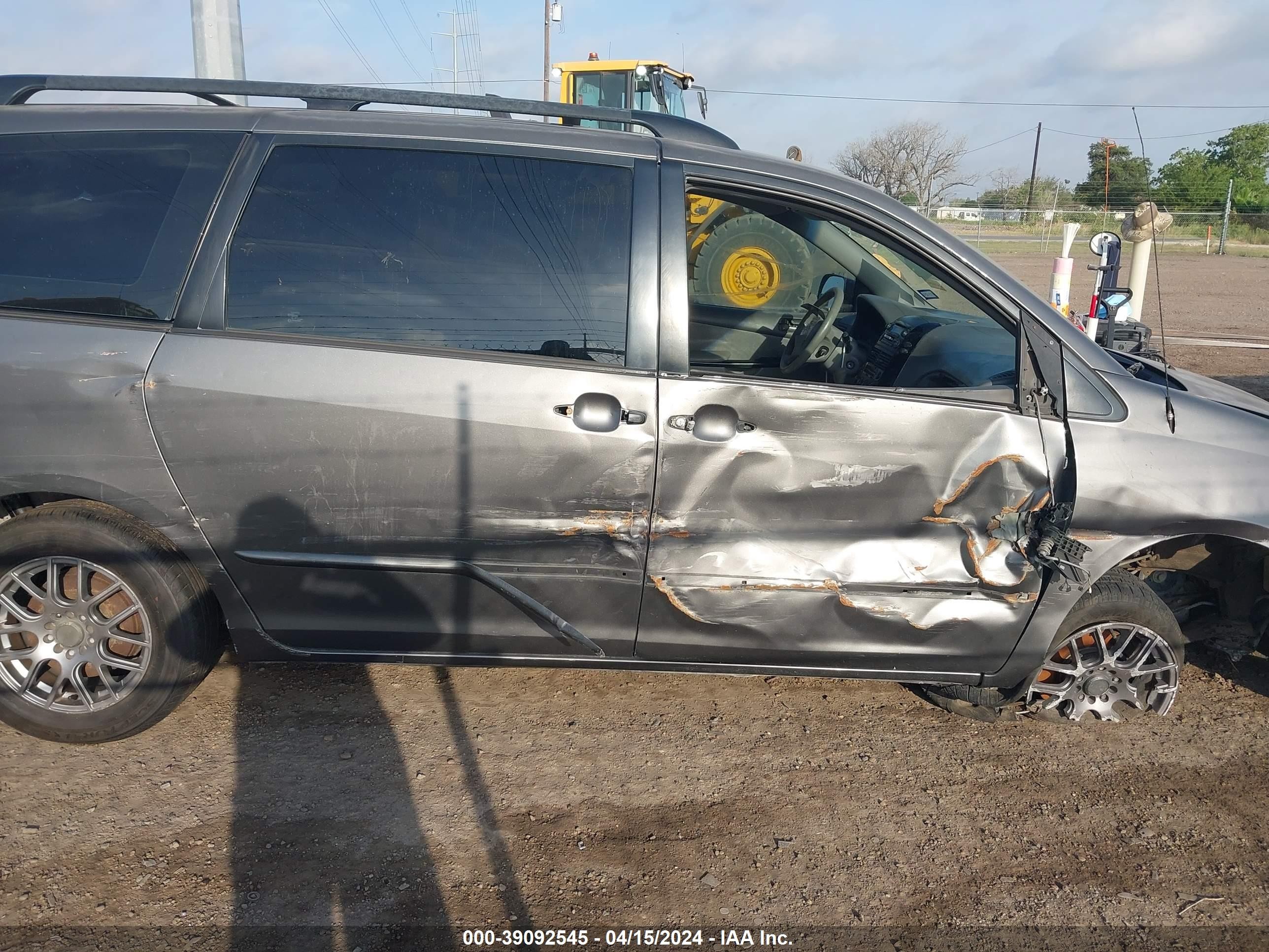 Photo 12 VIN: 5TDZA23C35S290759 - TOYOTA SIENNA 