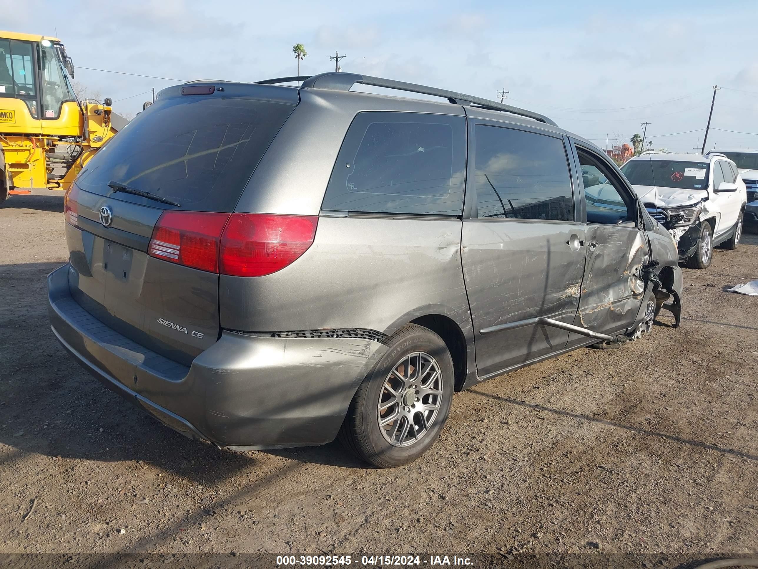 Photo 3 VIN: 5TDZA23C35S290759 - TOYOTA SIENNA 