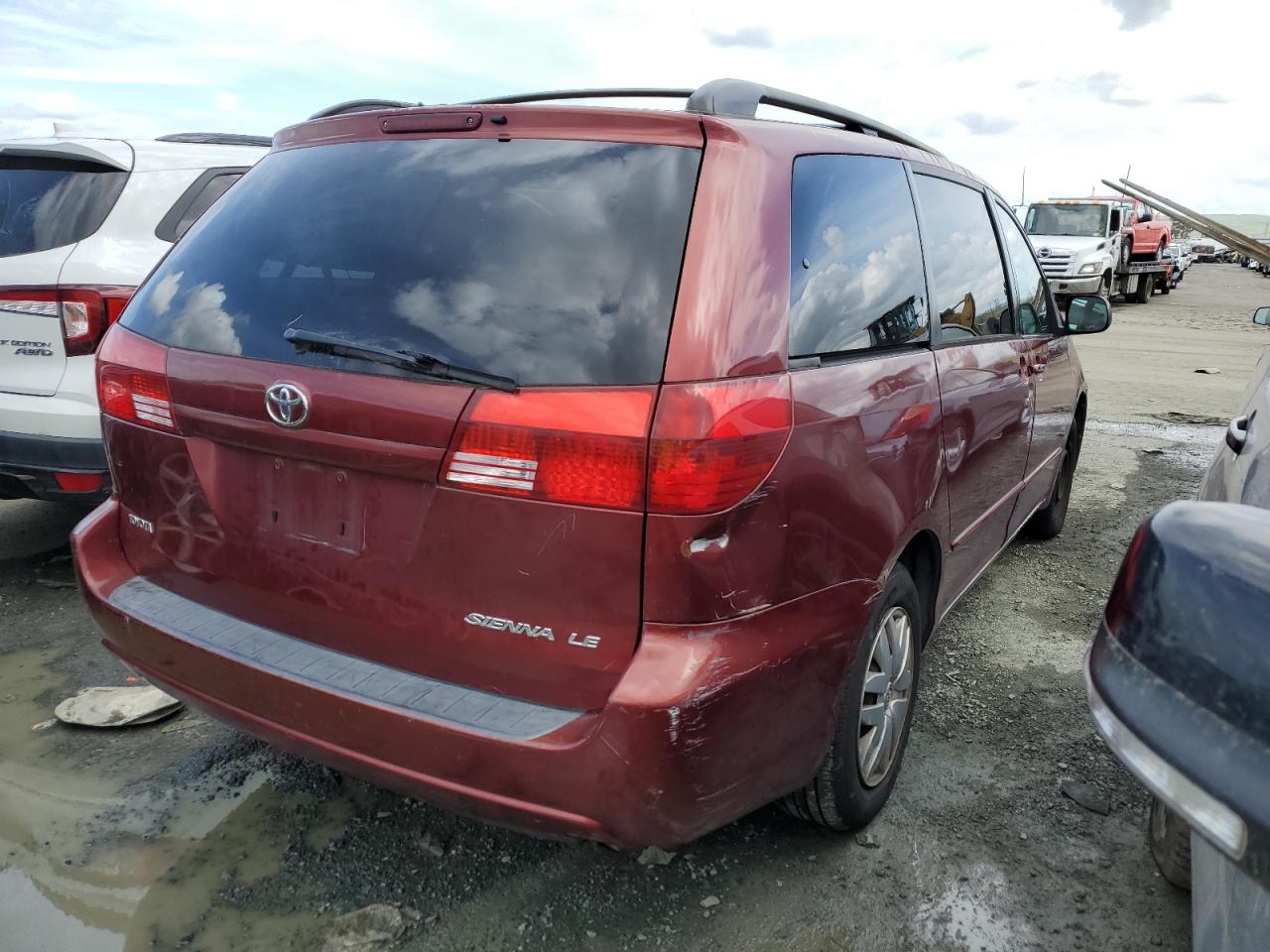 Photo 2 VIN: 5TDZA23C35S318172 - TOYOTA SIENNA 