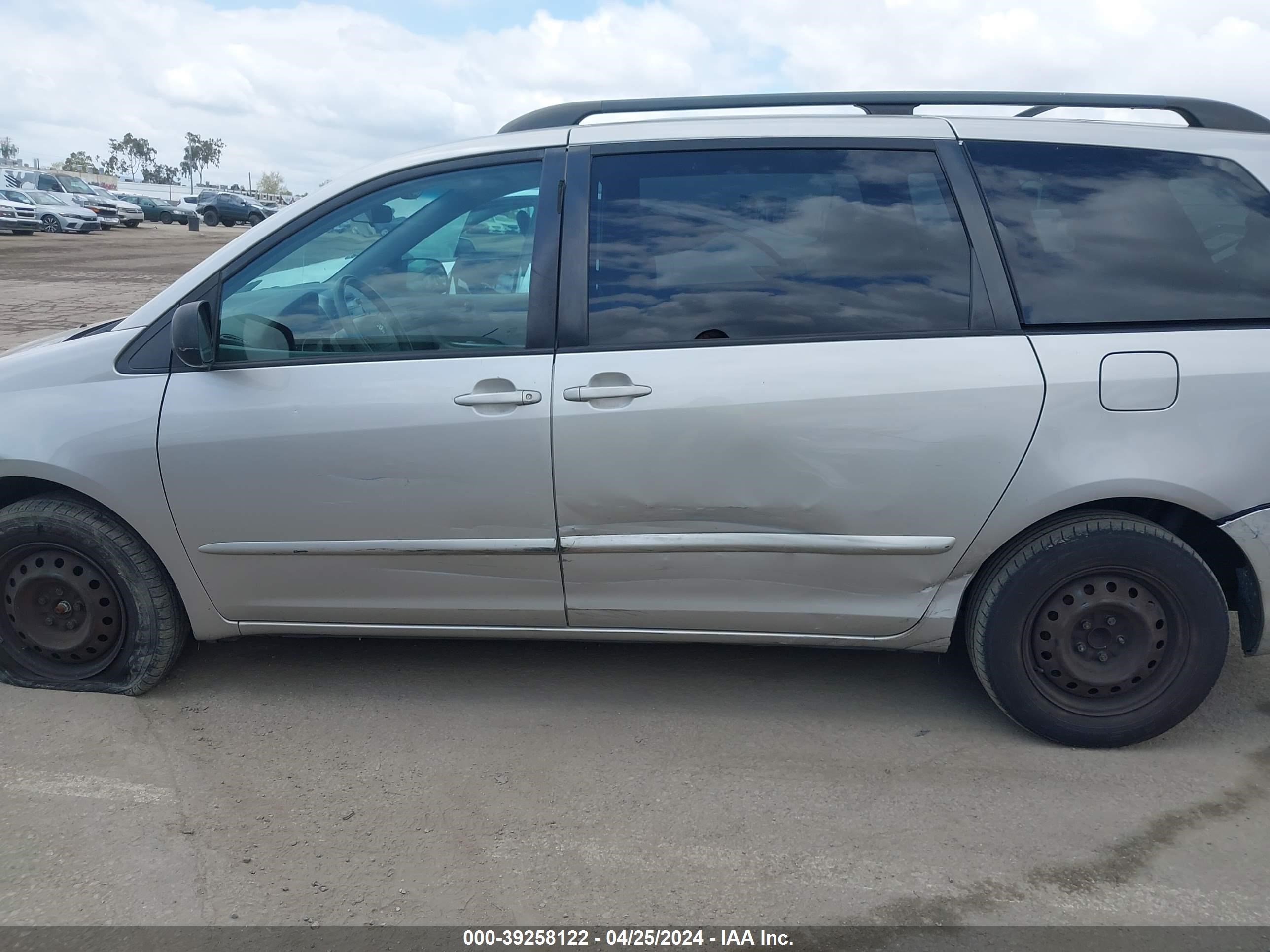 Photo 13 VIN: 5TDZA23C36S466839 - TOYOTA SIENNA 