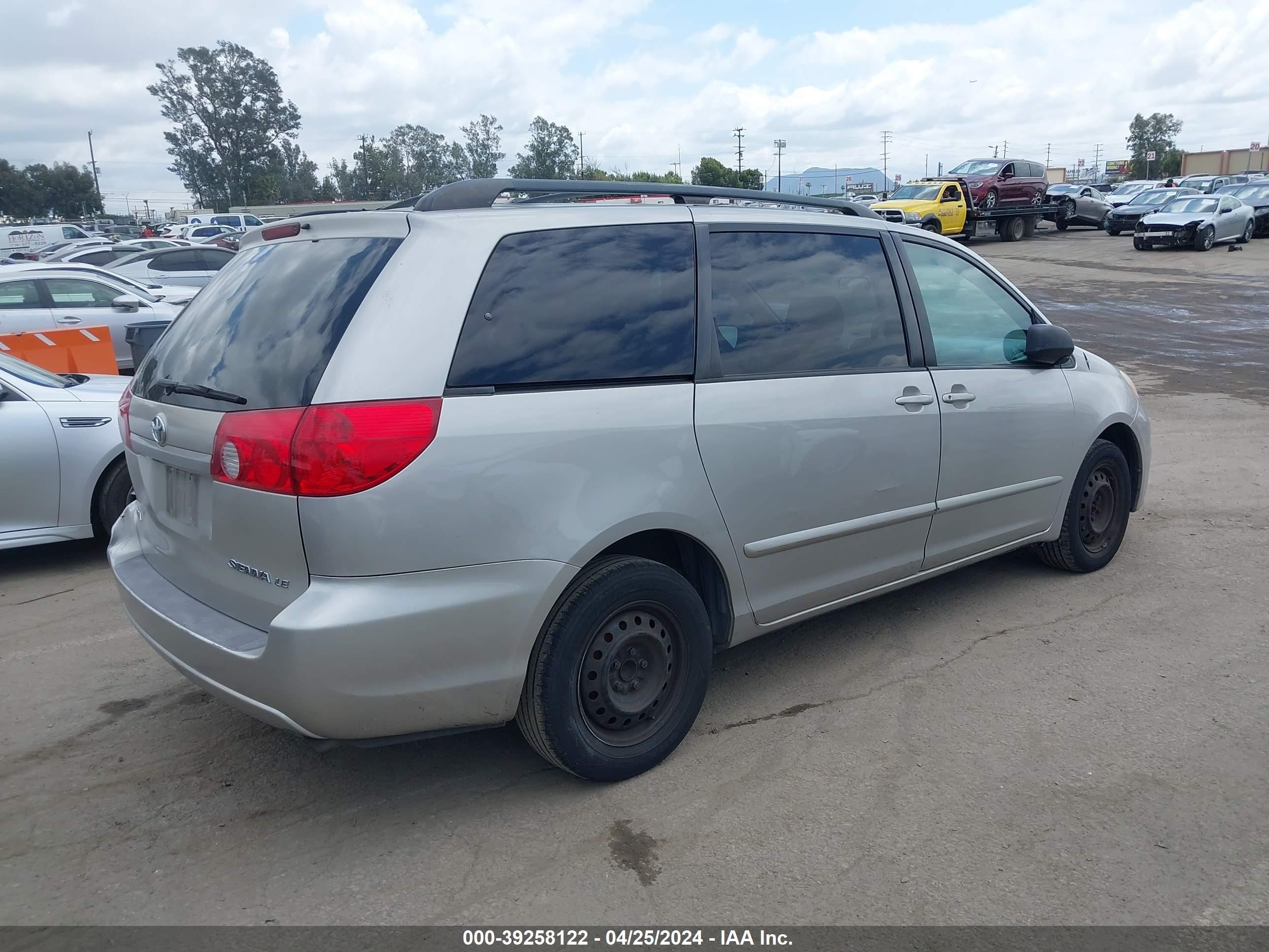 Photo 3 VIN: 5TDZA23C36S466839 - TOYOTA SIENNA 