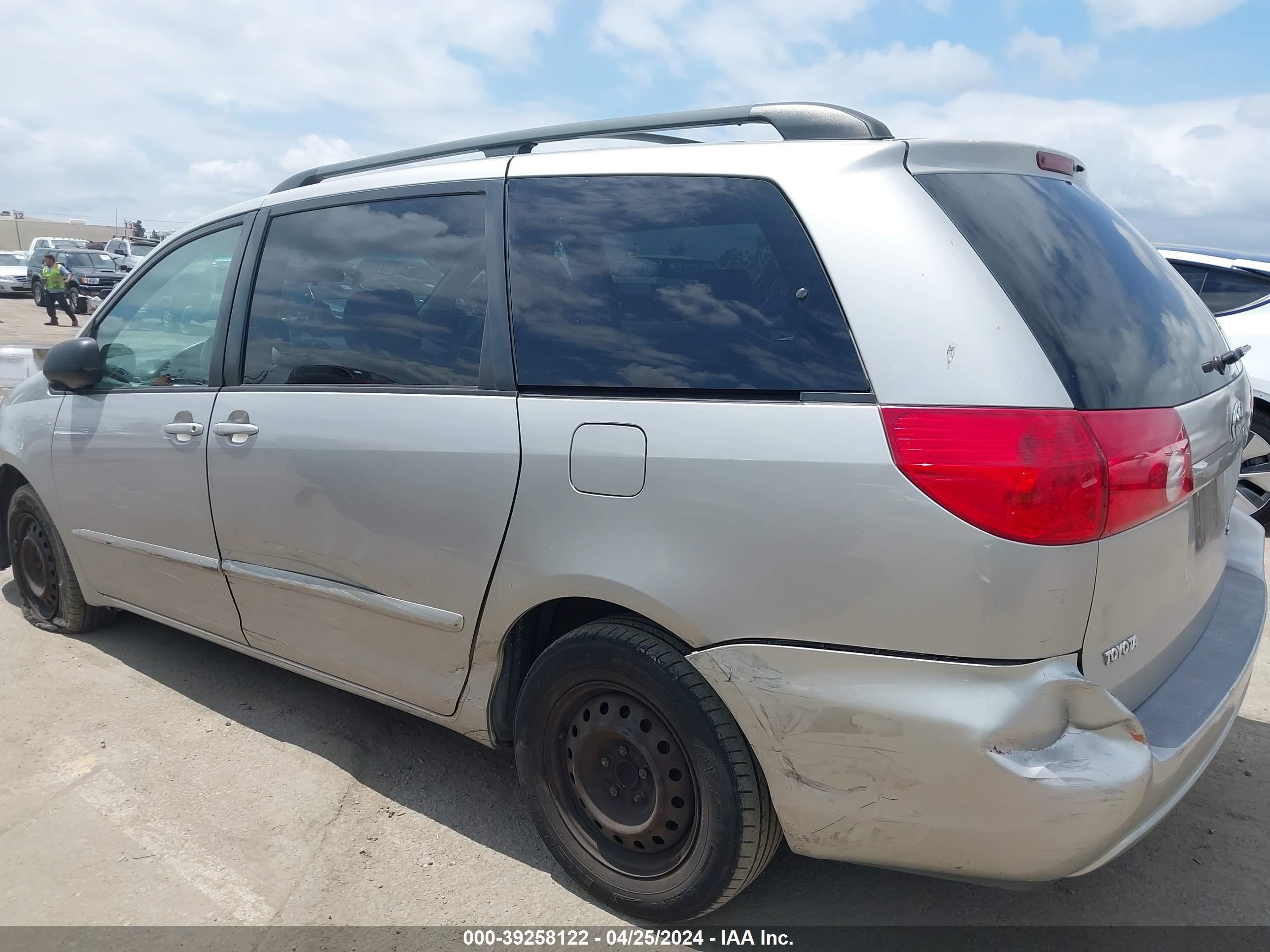 Photo 5 VIN: 5TDZA23C36S466839 - TOYOTA SIENNA 