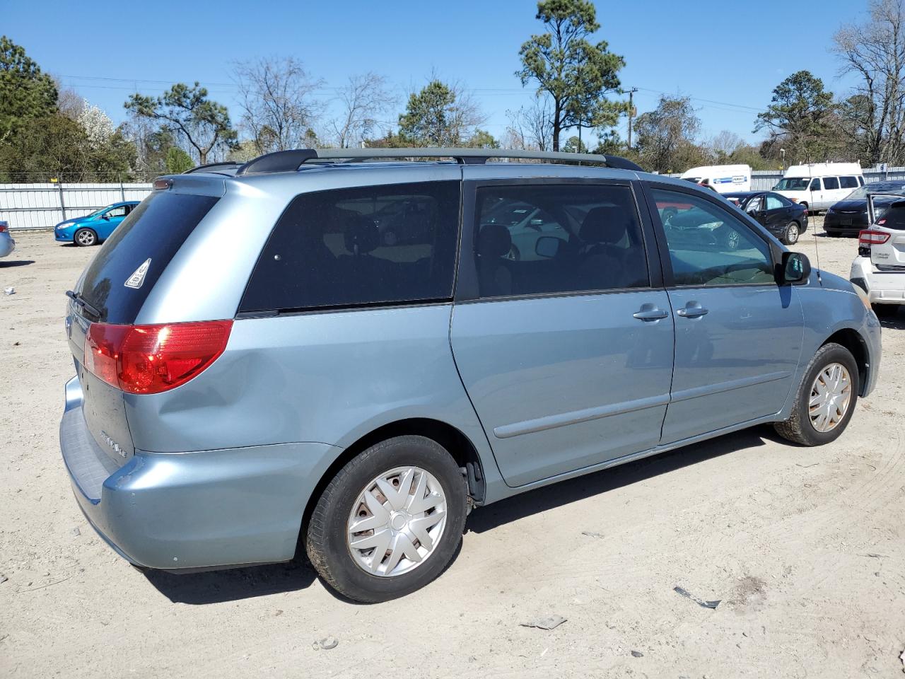 Photo 2 VIN: 5TDZA23C36S504523 - TOYOTA SIENNA 