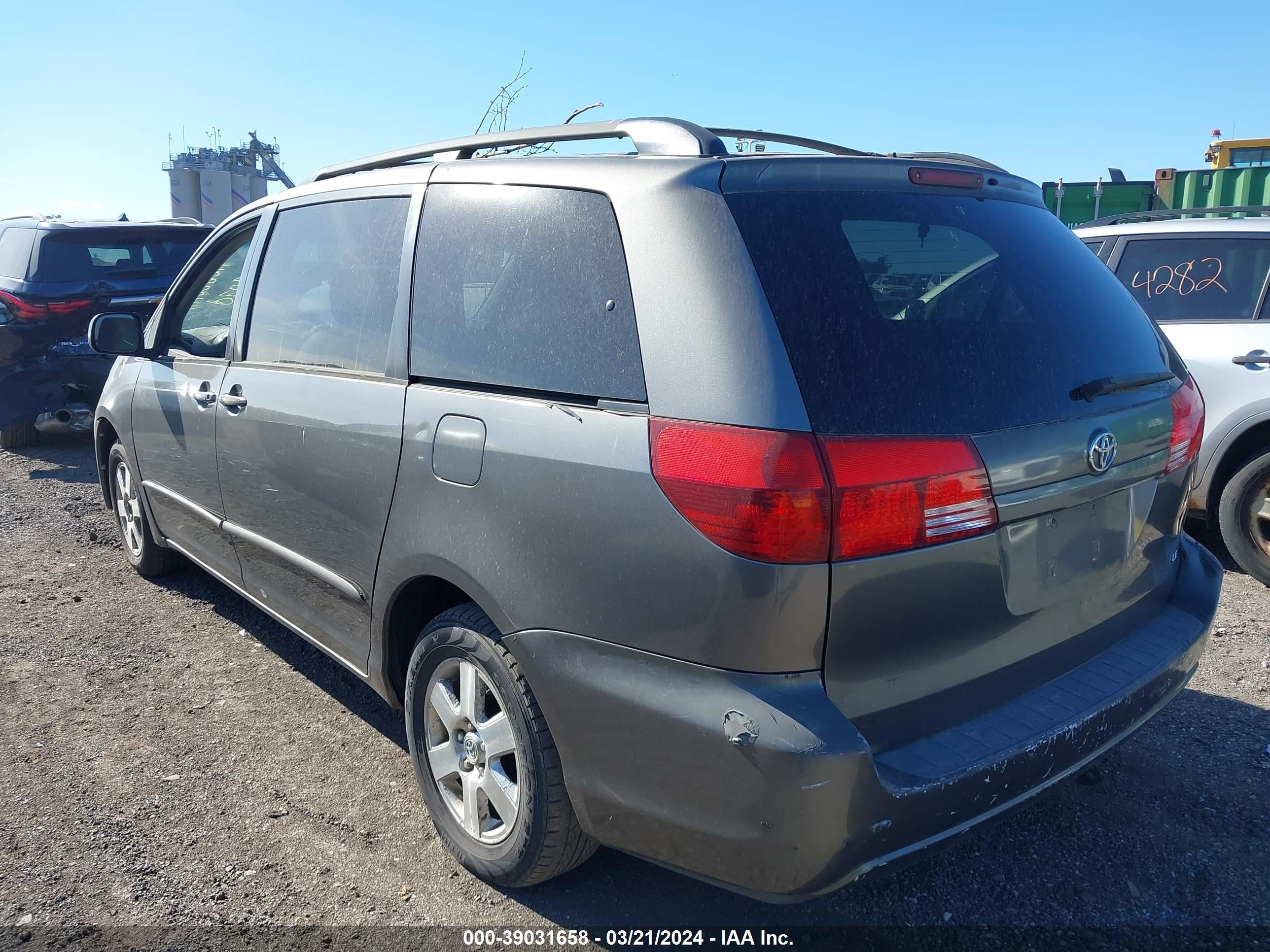 Photo 2 VIN: 5TDZA23C44S160441 - TOYOTA SIENNA 