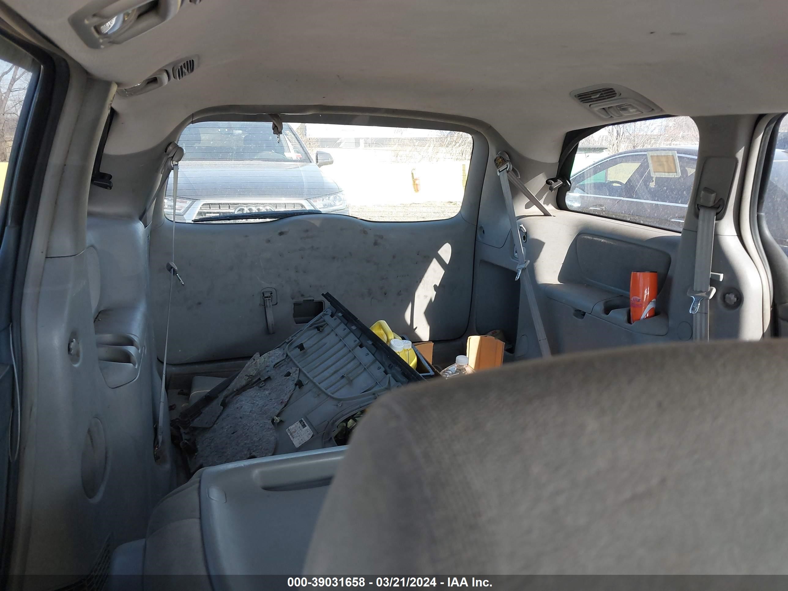 Photo 7 VIN: 5TDZA23C44S160441 - TOYOTA SIENNA 