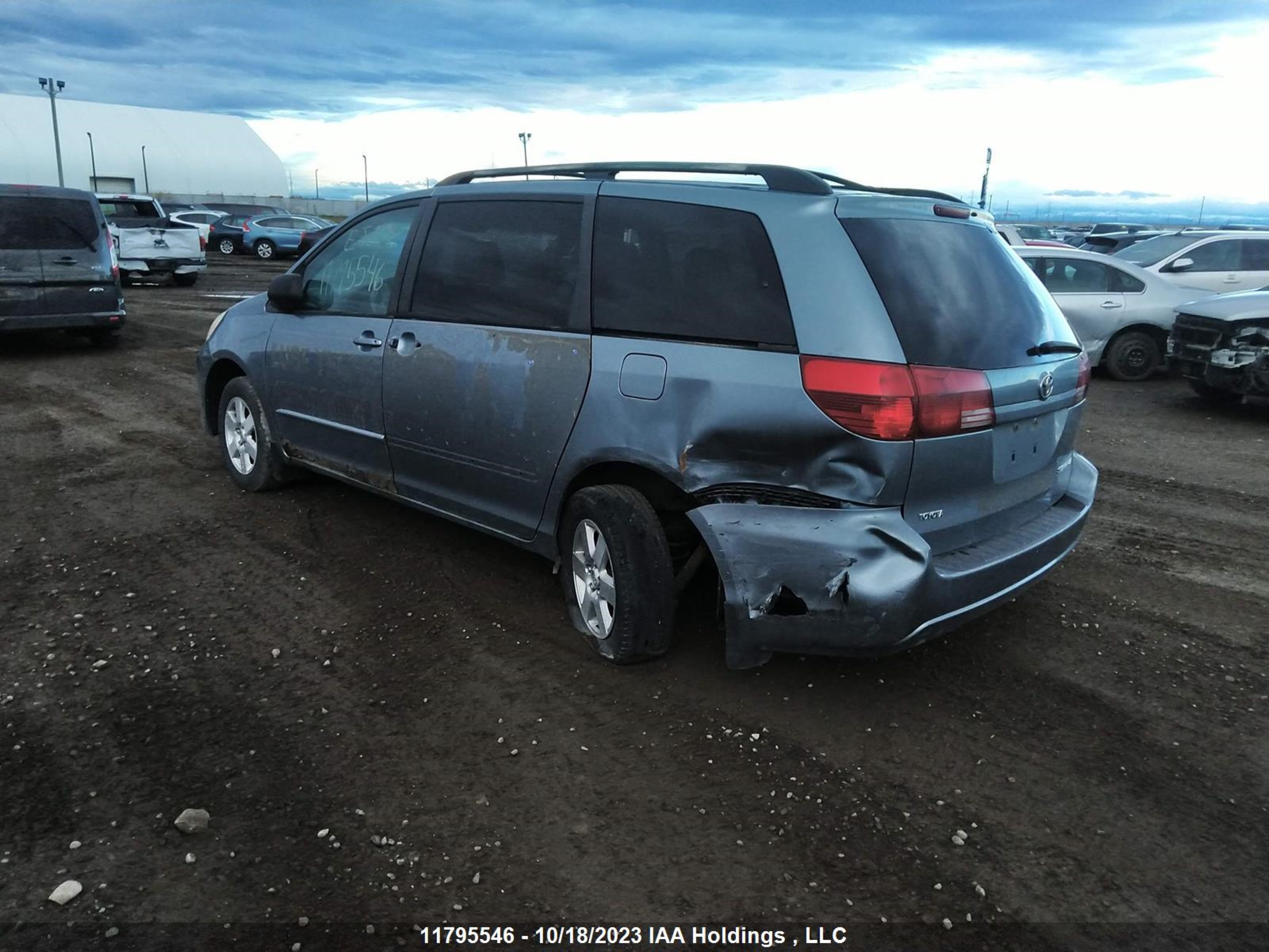 Photo 2 VIN: 5TDZA23C44S171102 - TOYOTA SIENNA 