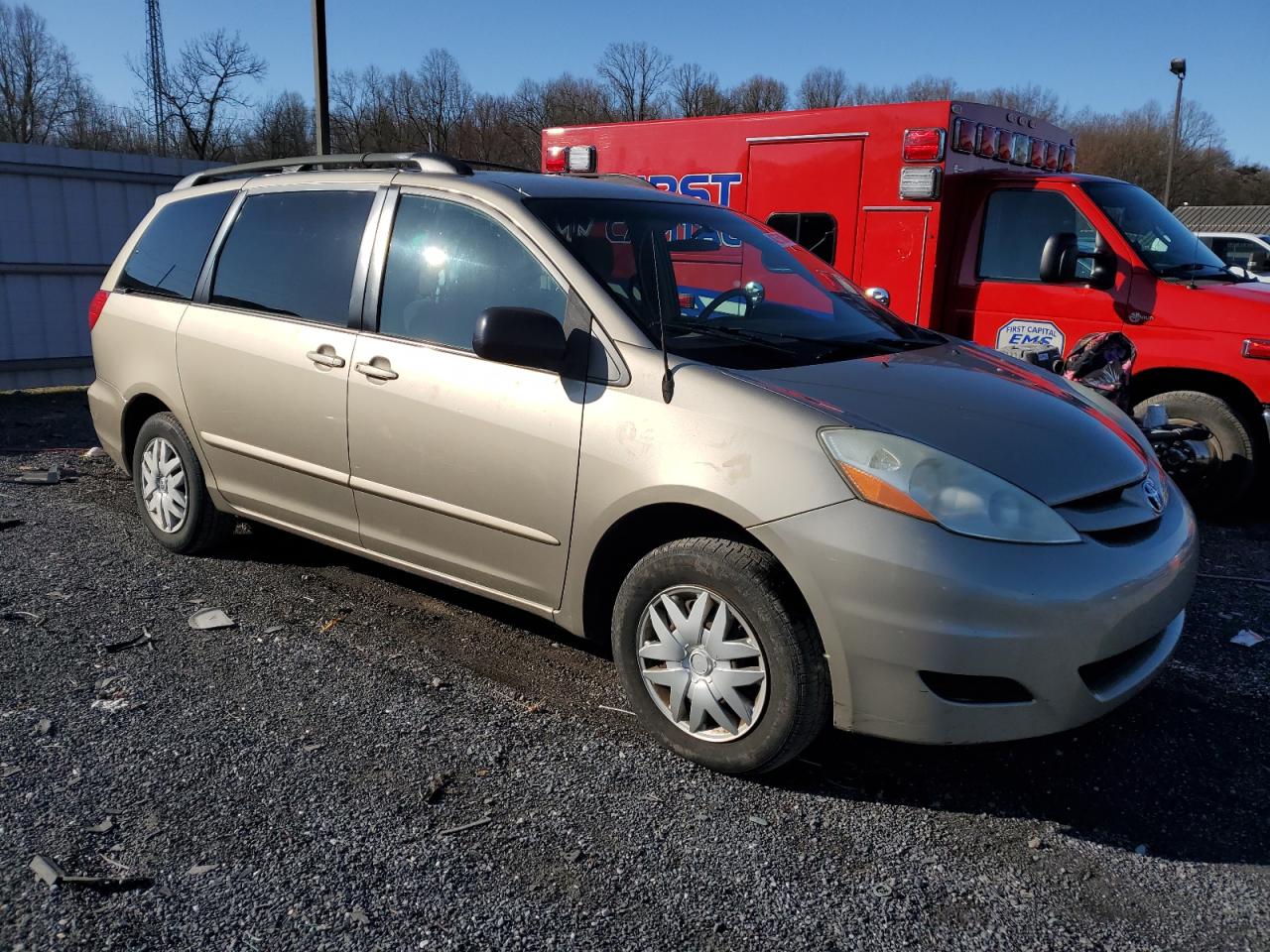 Photo 3 VIN: 5TDZA23C46S456935 - TOYOTA SIENNA 