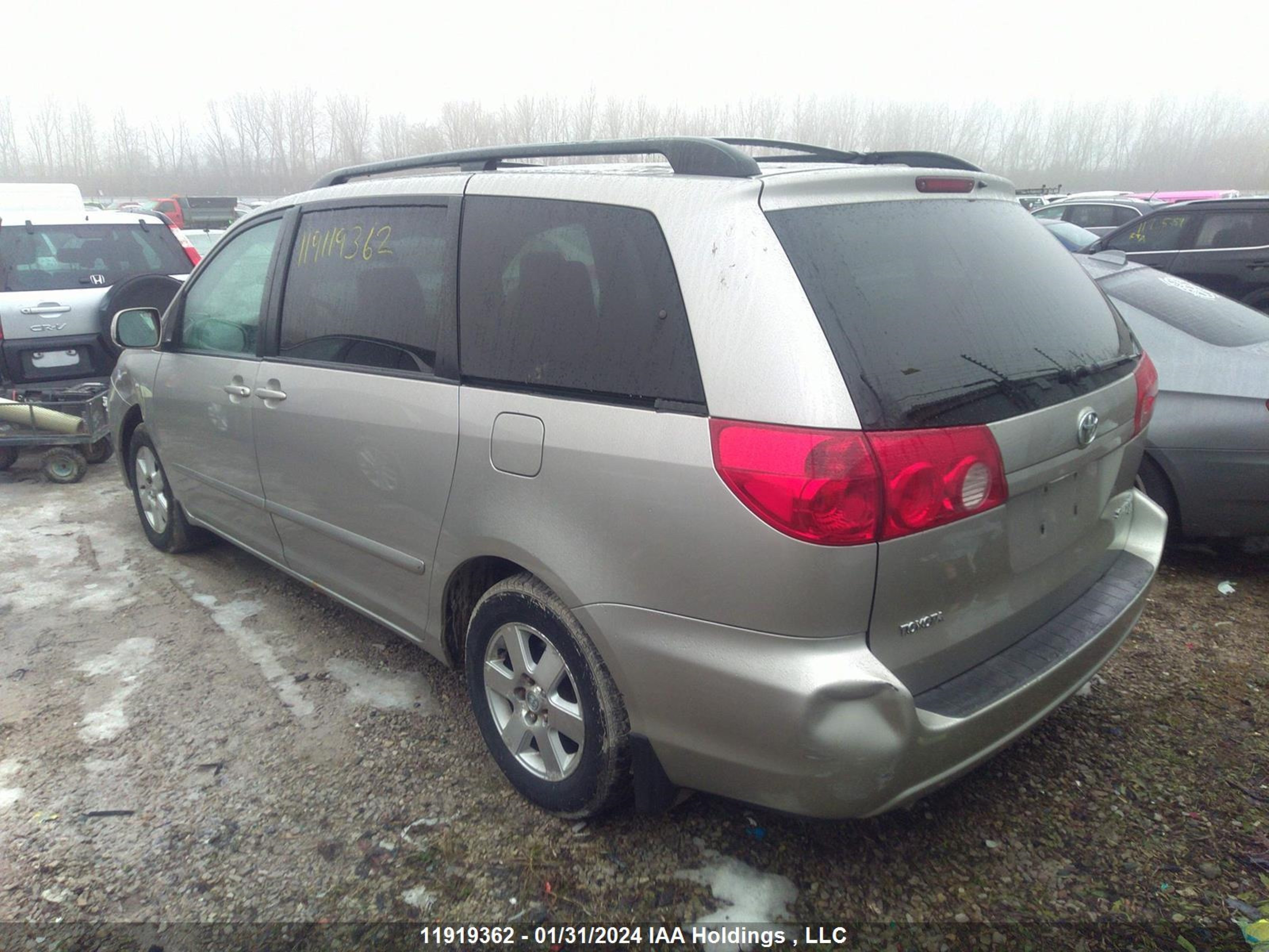 Photo 2 VIN: 5TDZA23C46S510864 - TOYOTA SIENNA 