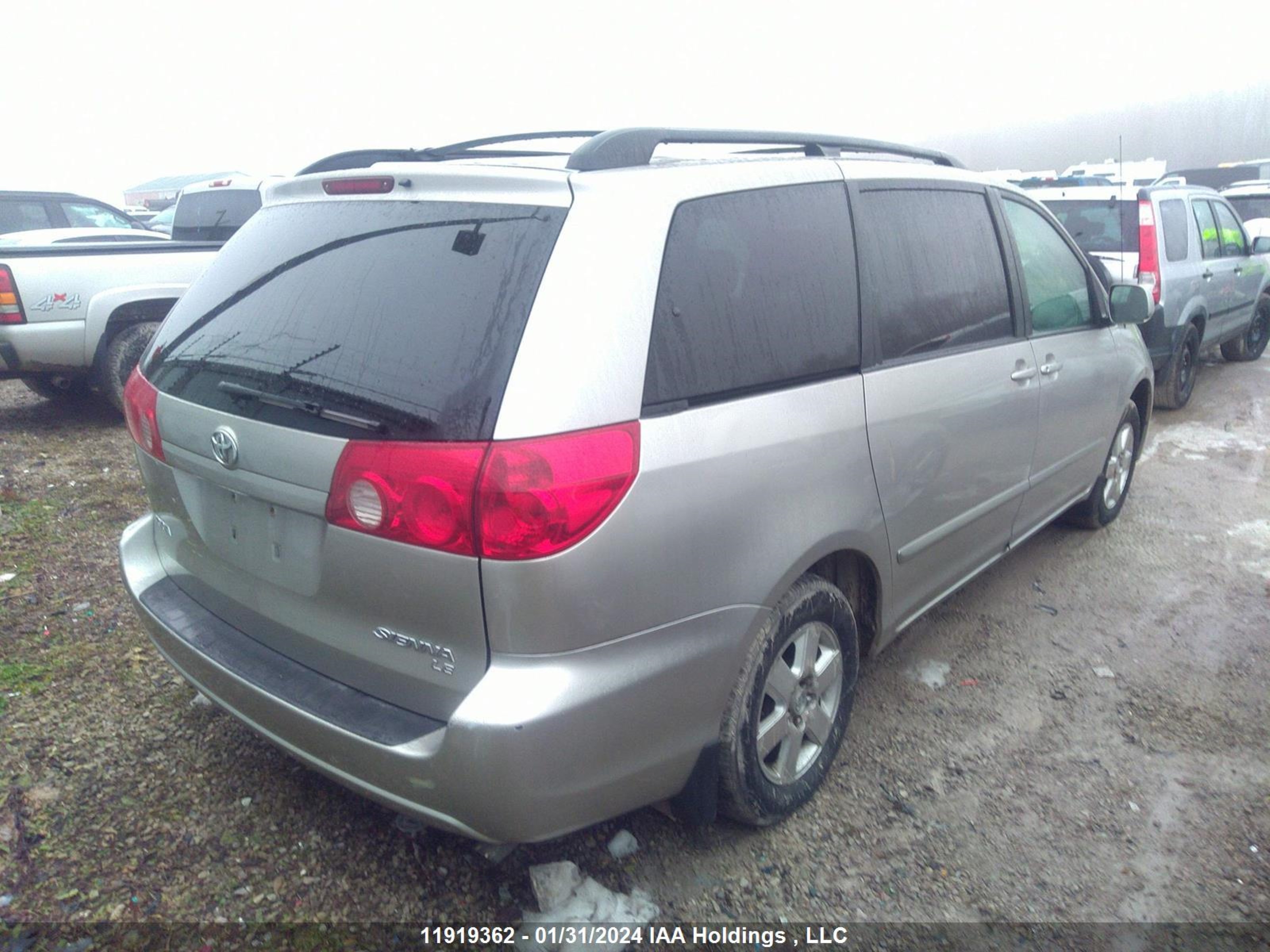 Photo 3 VIN: 5TDZA23C46S510864 - TOYOTA SIENNA 