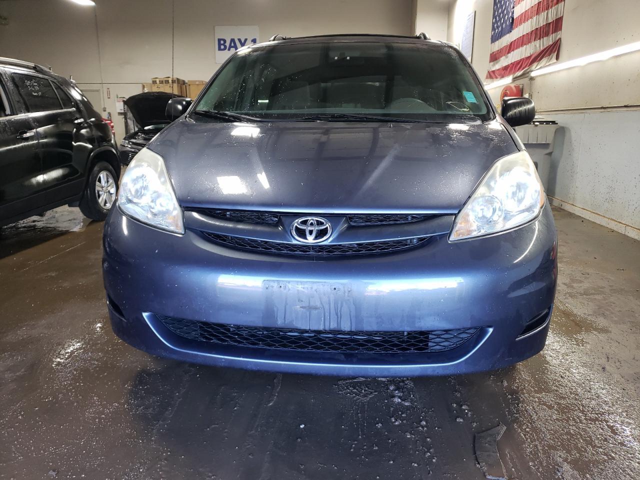 Photo 4 VIN: 5TDZA23C46S561555 - TOYOTA SIENNA 