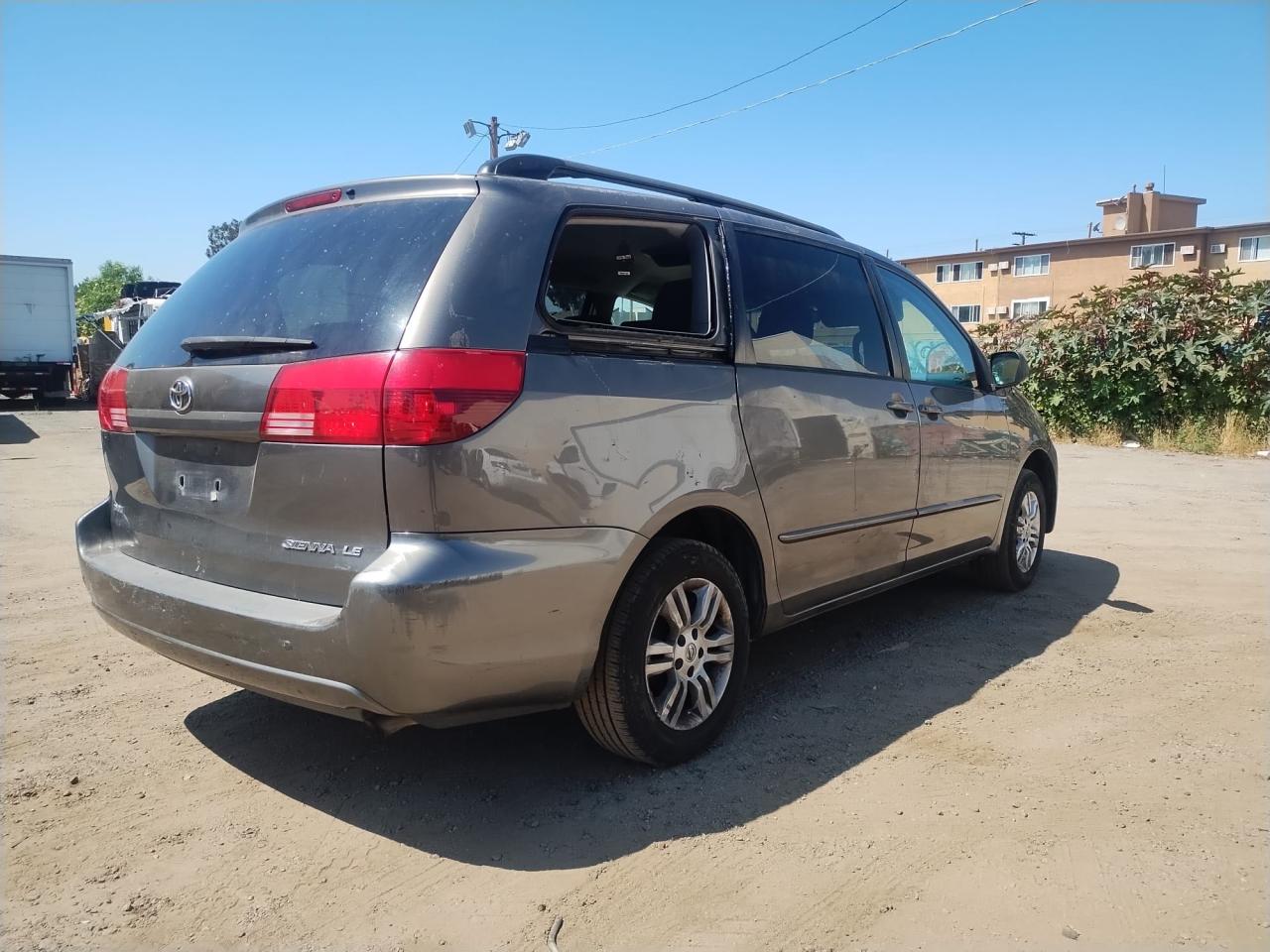 Photo 3 VIN: 5TDZA23C54S115962 - TOYOTA SIENNA CE 