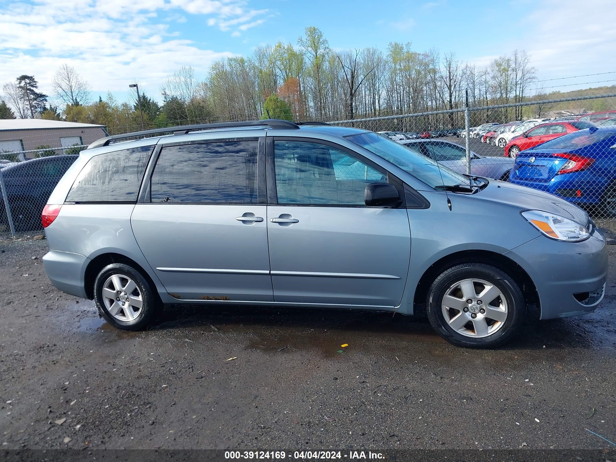 Photo 12 VIN: 5TDZA23C54S172002 - TOYOTA SIENNA 