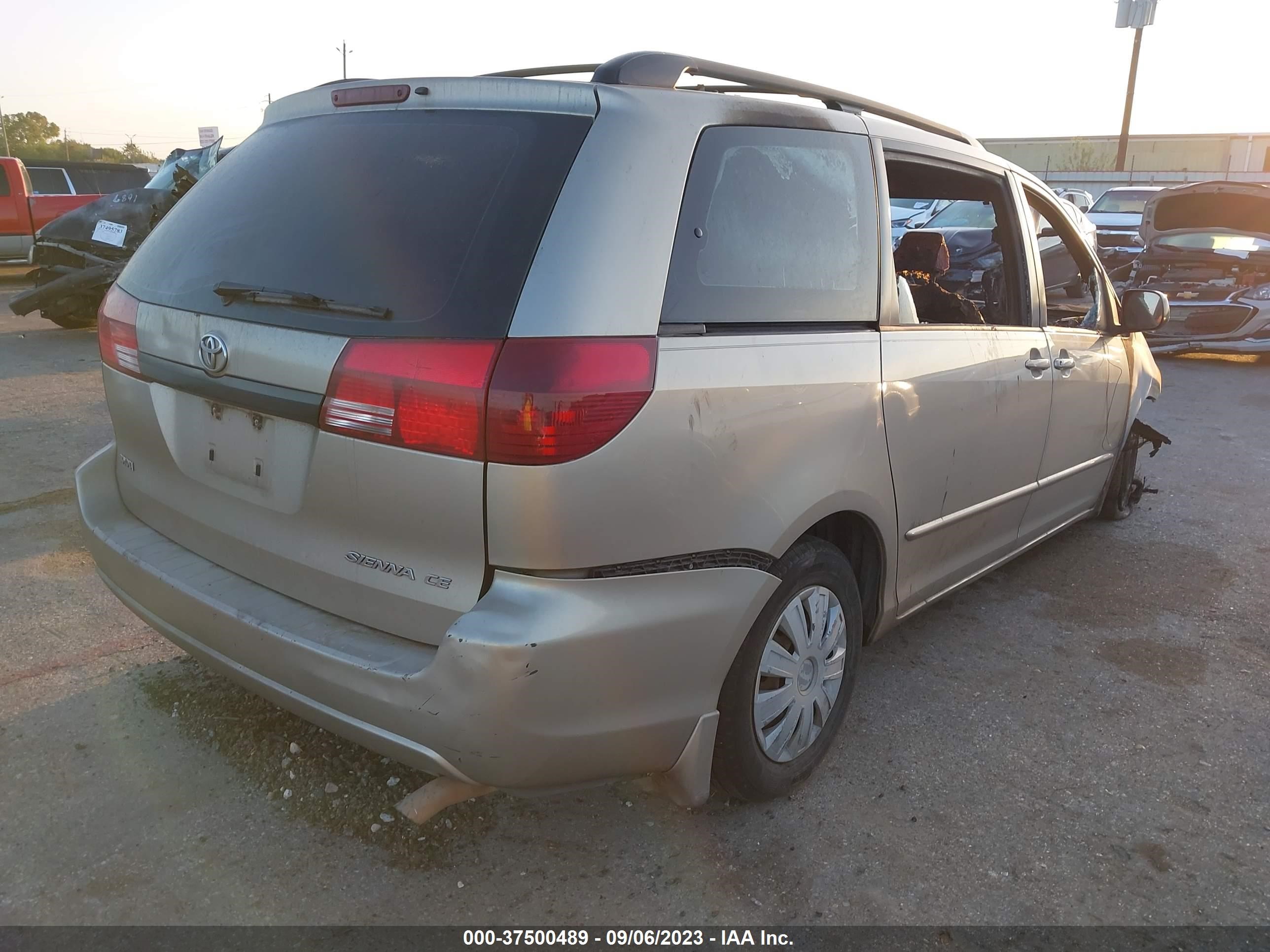 Photo 3 VIN: 5TDZA23C55S289340 - TOYOTA SIENNA 