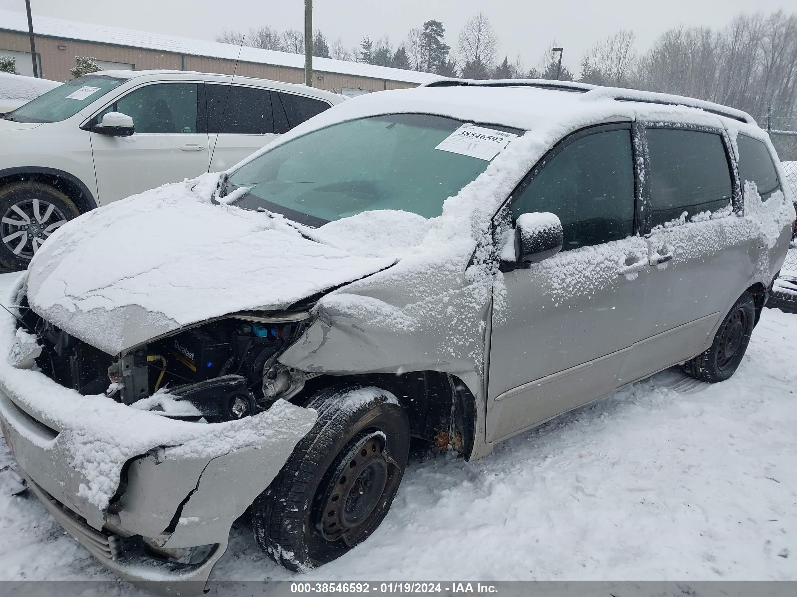 Photo 1 VIN: 5TDZA23C55S372718 - TOYOTA SIENNA 