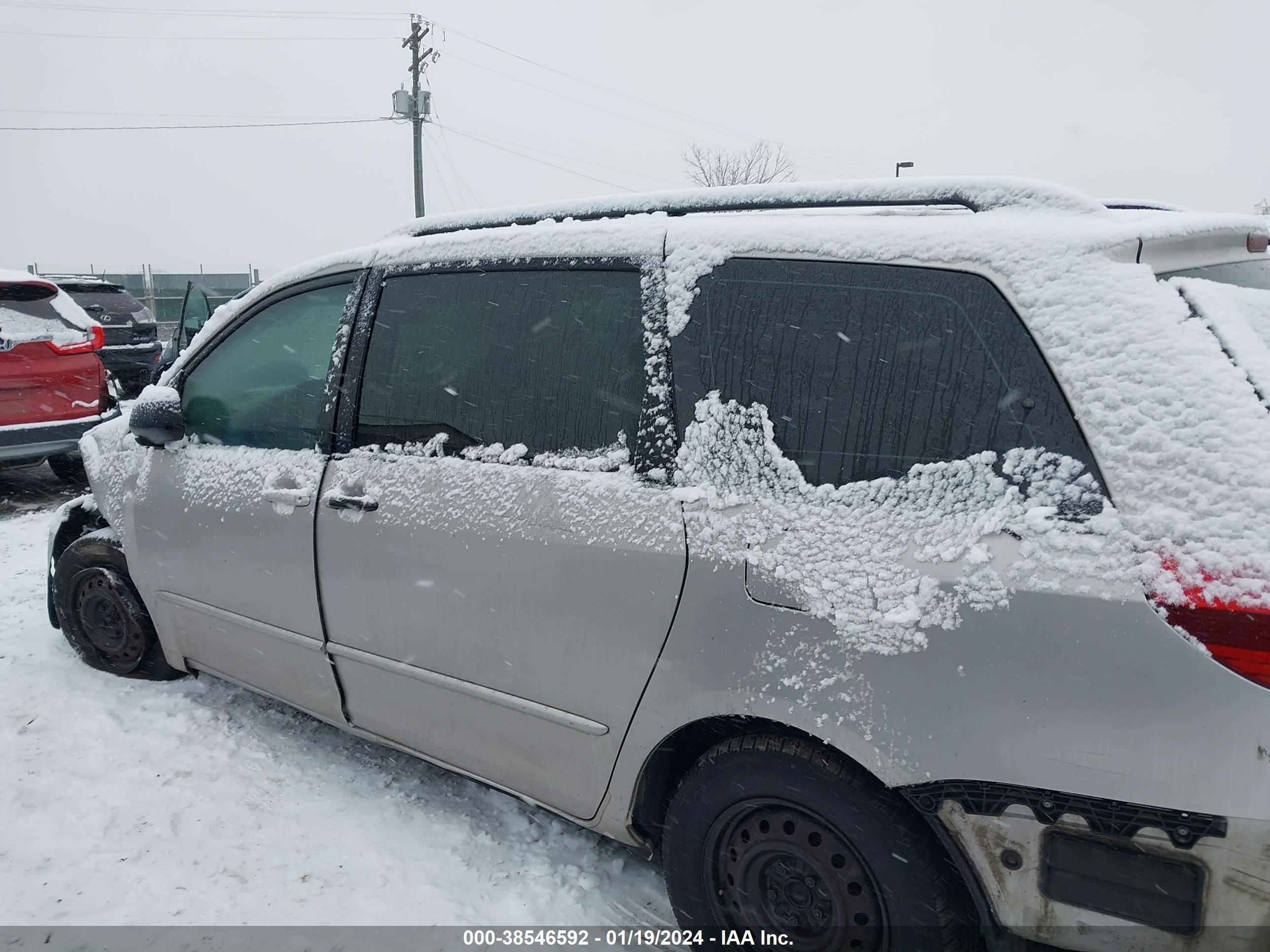 Photo 13 VIN: 5TDZA23C55S372718 - TOYOTA SIENNA 