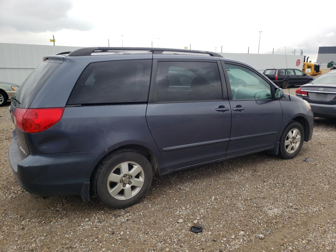 Photo 2 VIN: 5TDZA23C56S499518 - TOYOTA SIENNA 