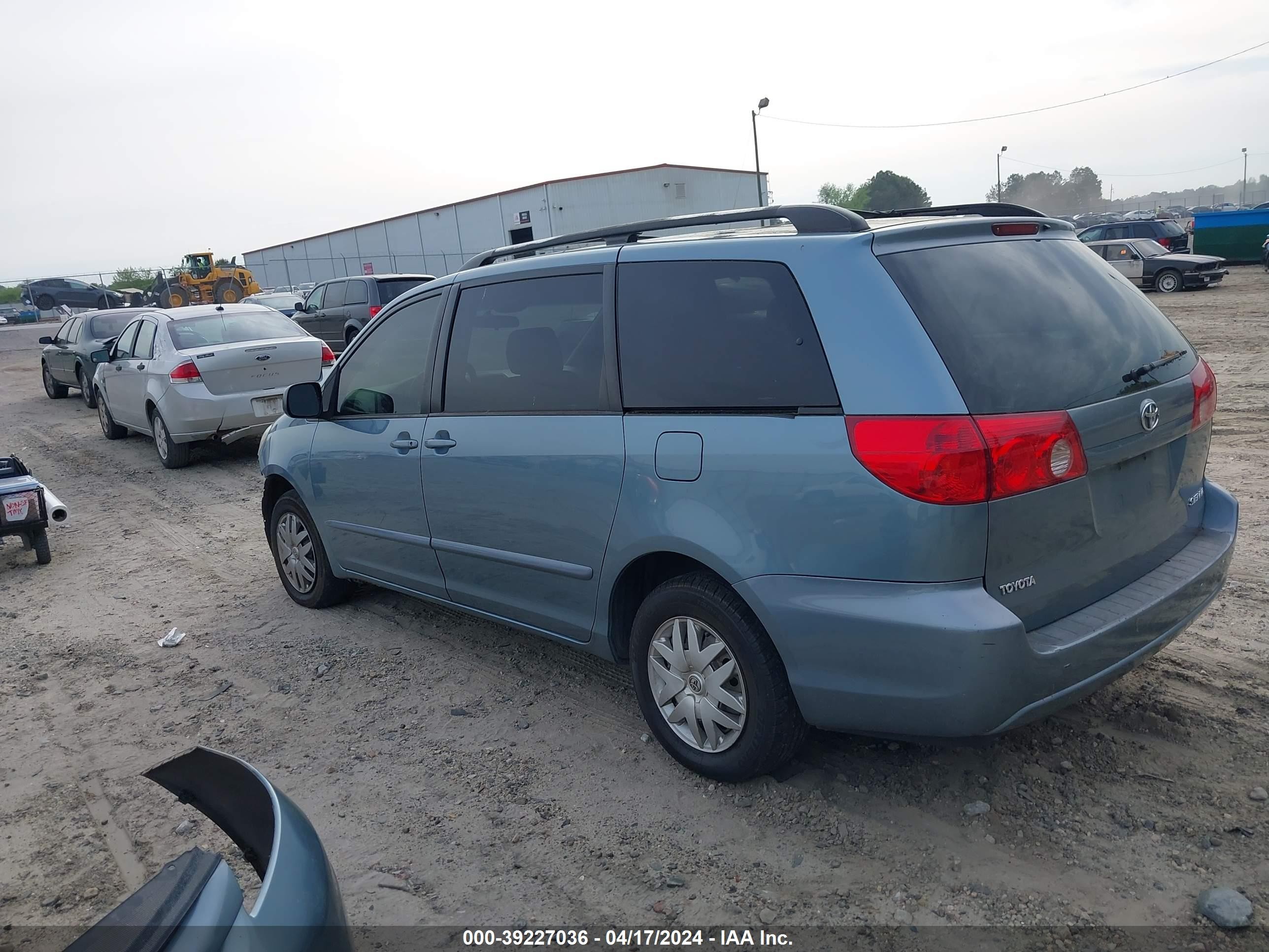 Photo 2 VIN: 5TDZA23C56S536213 - TOYOTA SIENNA 