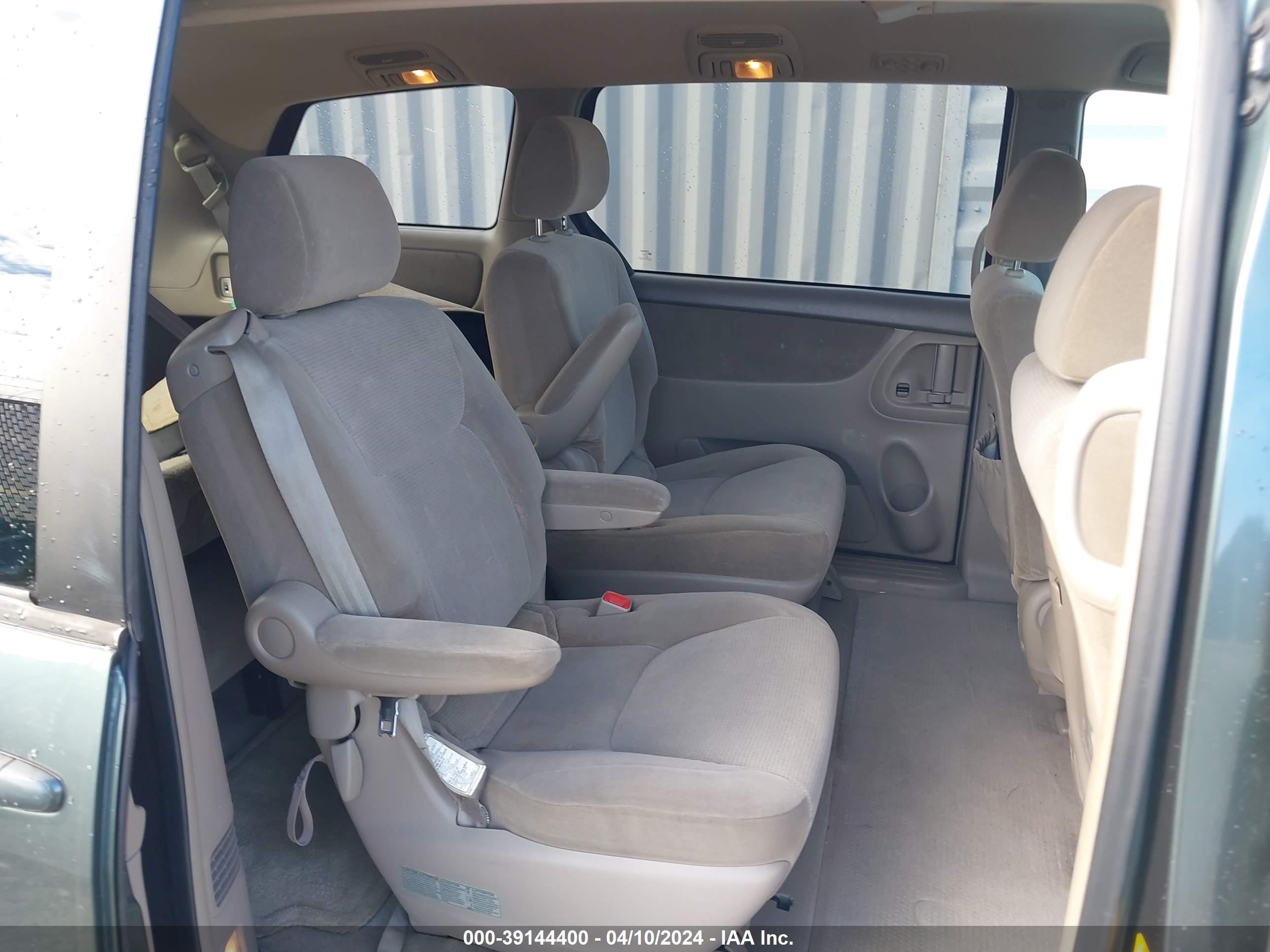 Photo 7 VIN: 5TDZA23C64S071602 - TOYOTA SIENNA 