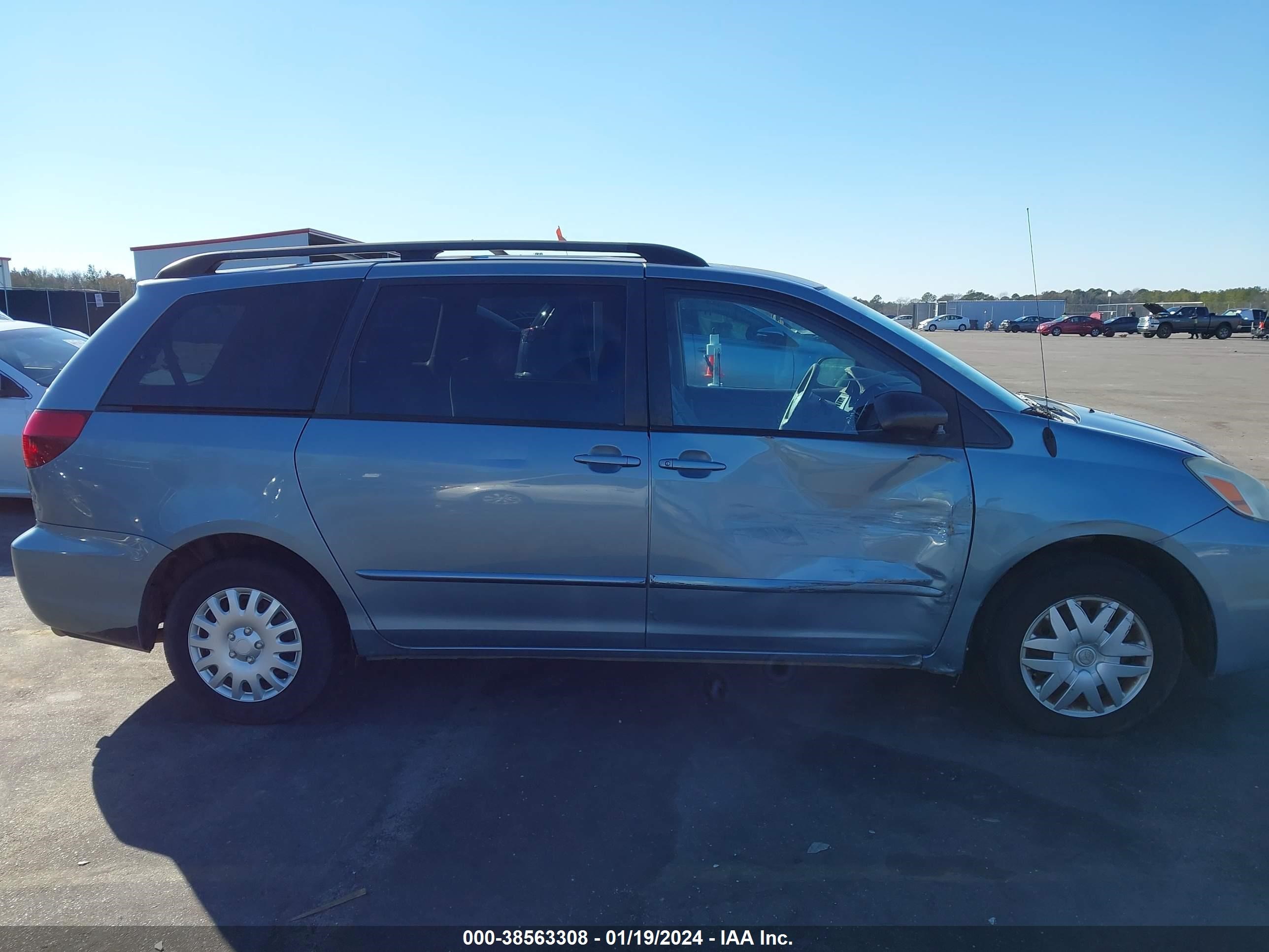 Photo 5 VIN: 5TDZA23C64S157931 - TOYOTA SIENNA 