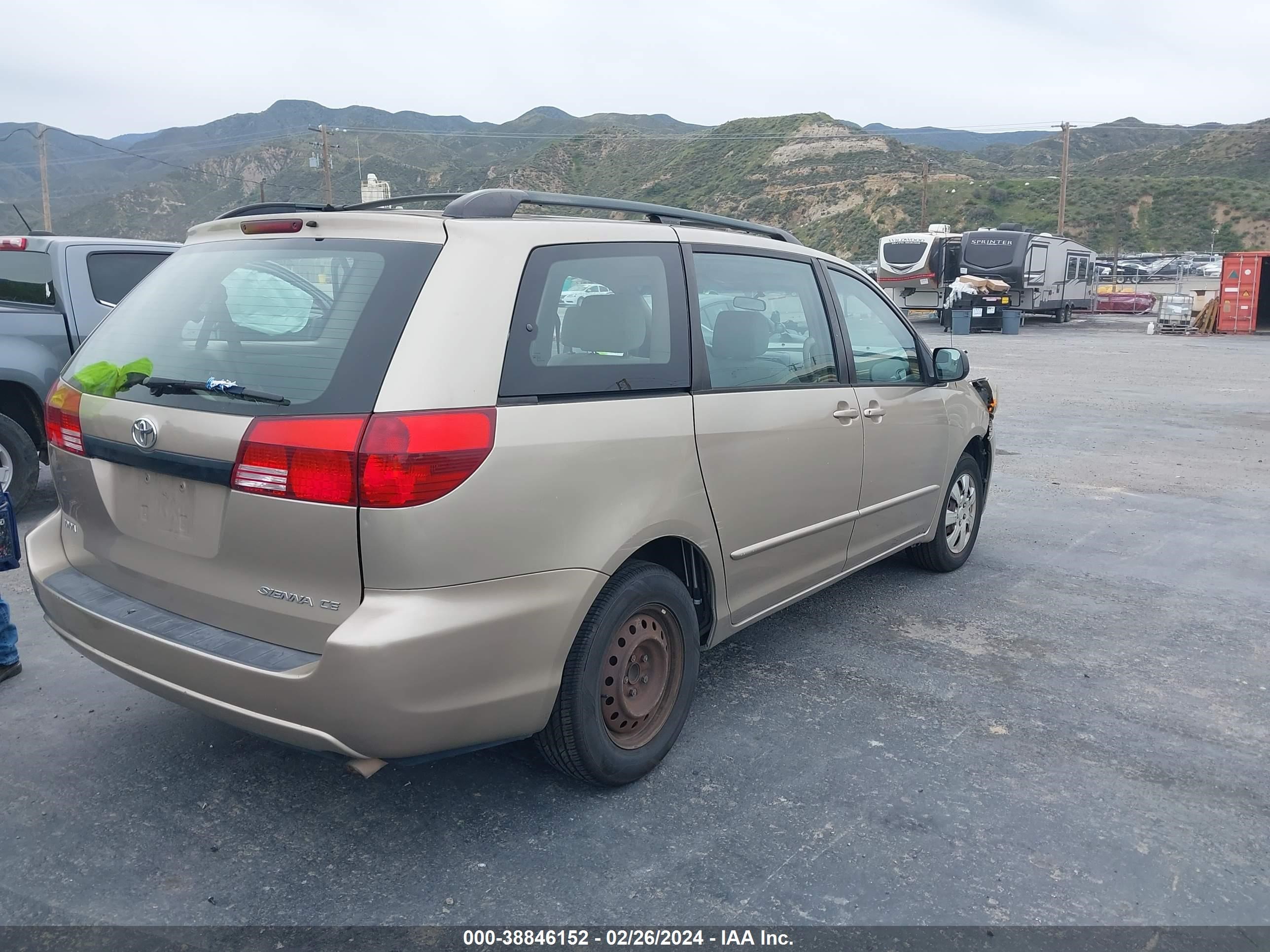 Photo 3 VIN: 5TDZA23C65S380360 - TOYOTA SIENNA 