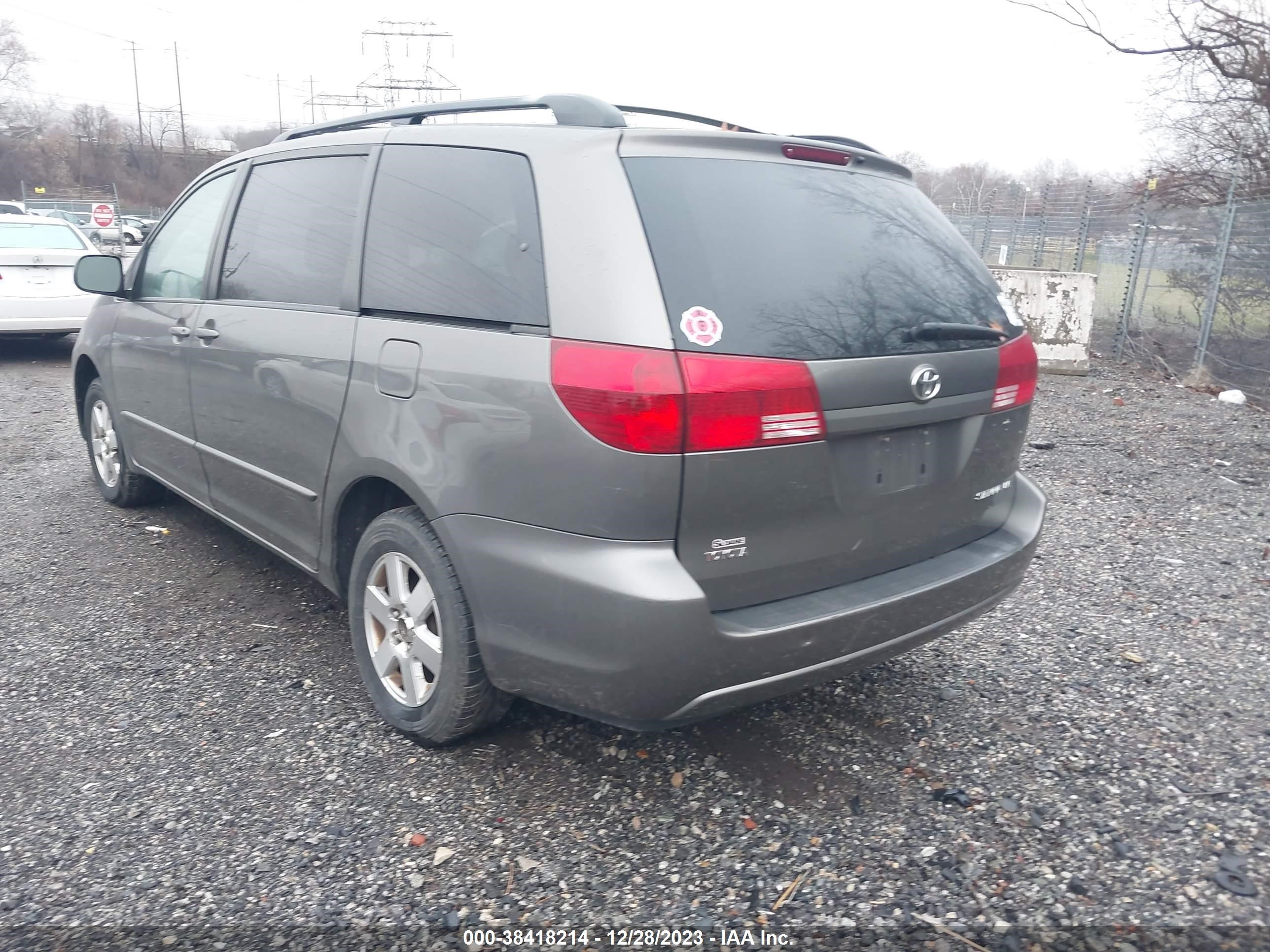 Photo 2 VIN: 5TDZA23C74S157310 - TOYOTA SIENNA 