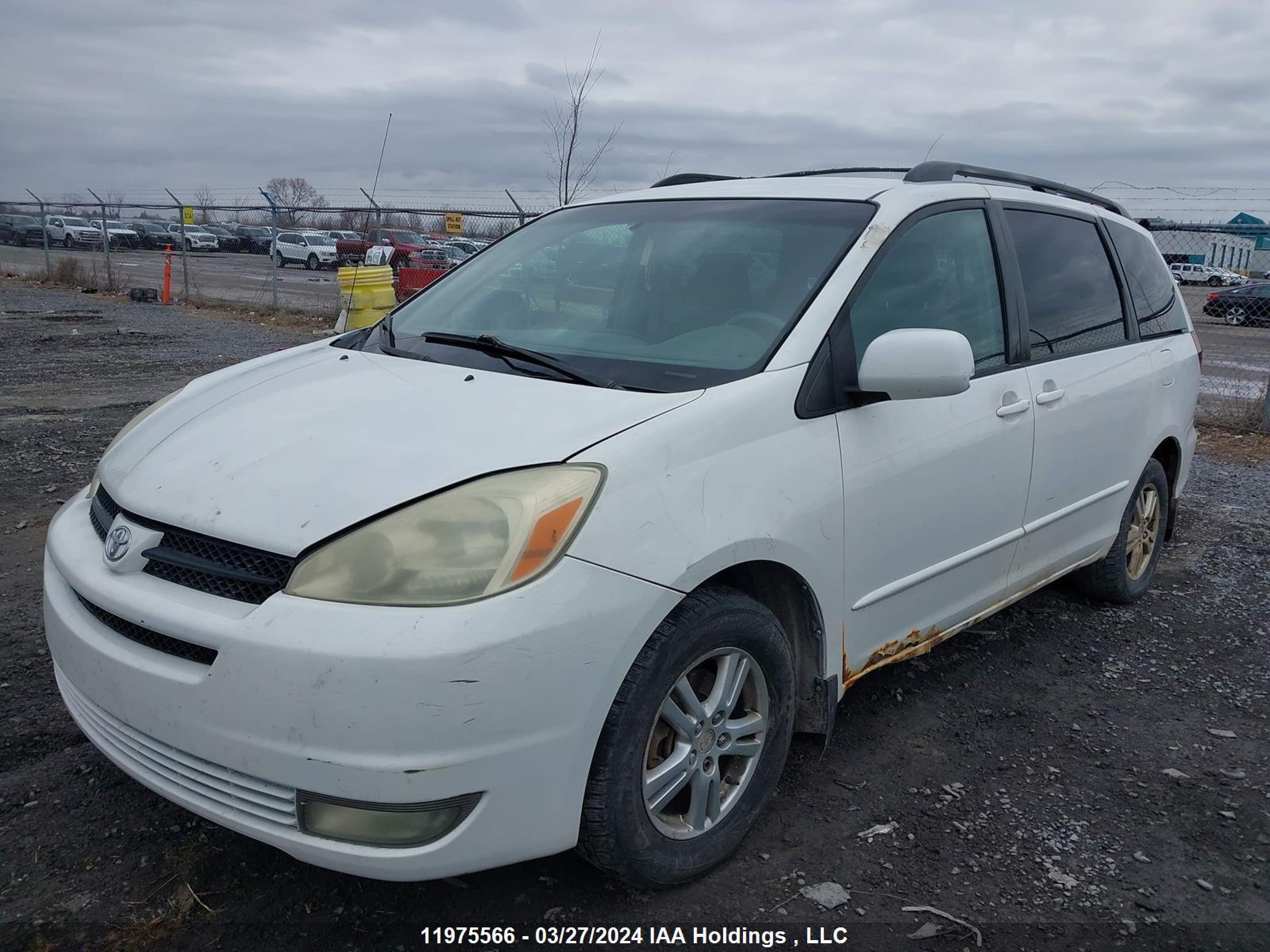 Photo 1 VIN: 5TDZA23C74S214623 - TOYOTA SIENNA 