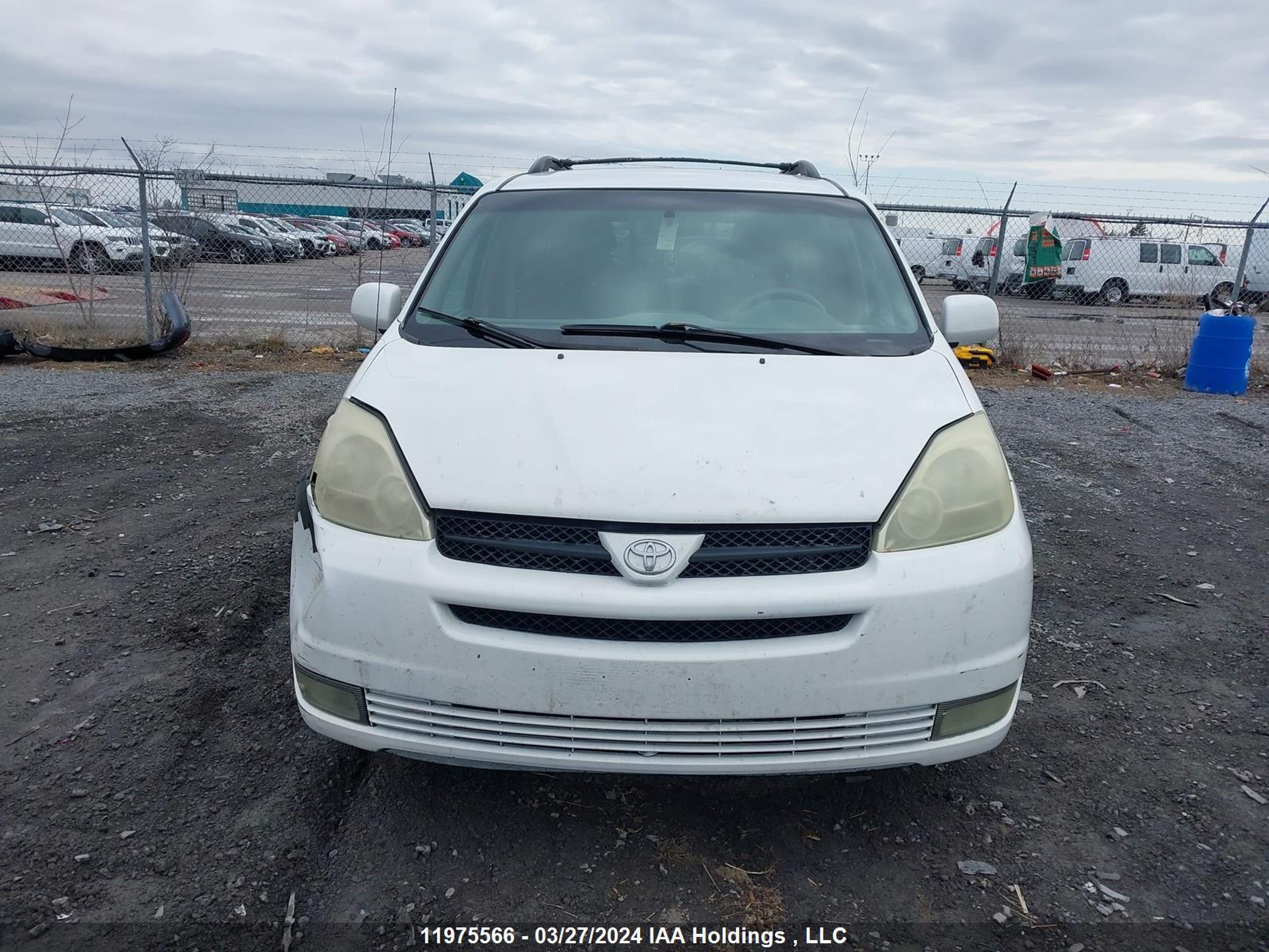 Photo 11 VIN: 5TDZA23C74S214623 - TOYOTA SIENNA 