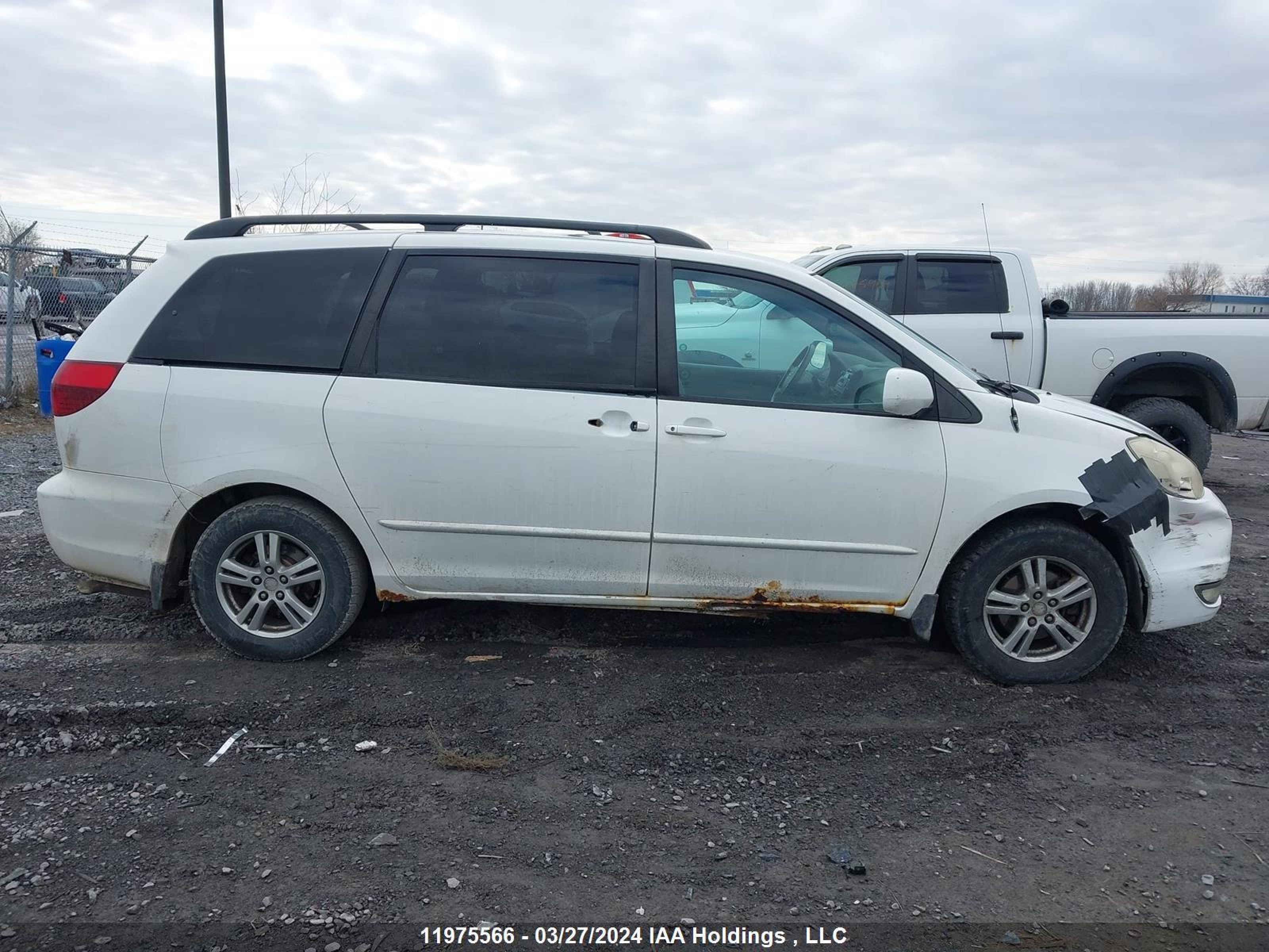 Photo 12 VIN: 5TDZA23C74S214623 - TOYOTA SIENNA 