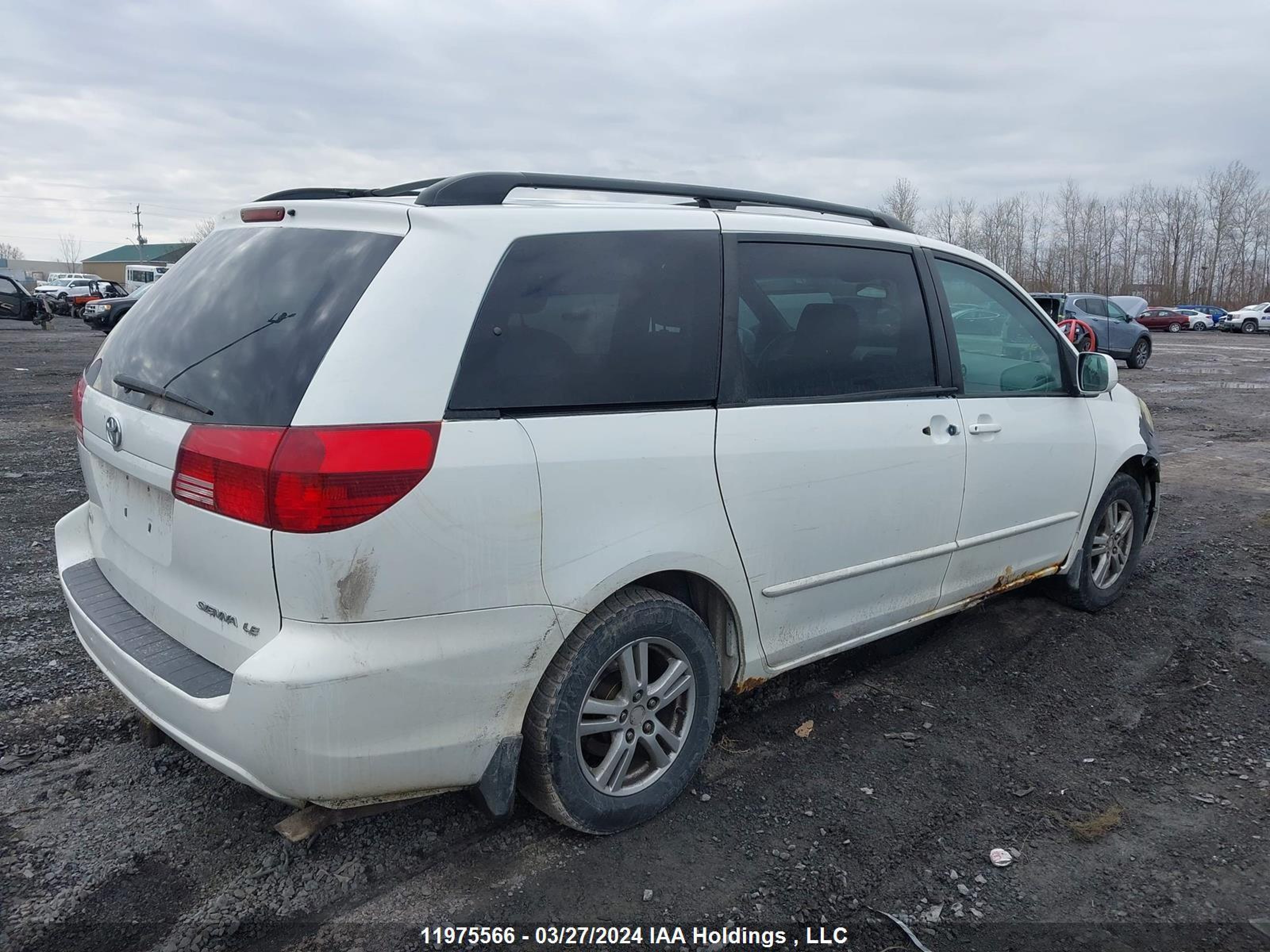 Photo 3 VIN: 5TDZA23C74S214623 - TOYOTA SIENNA 