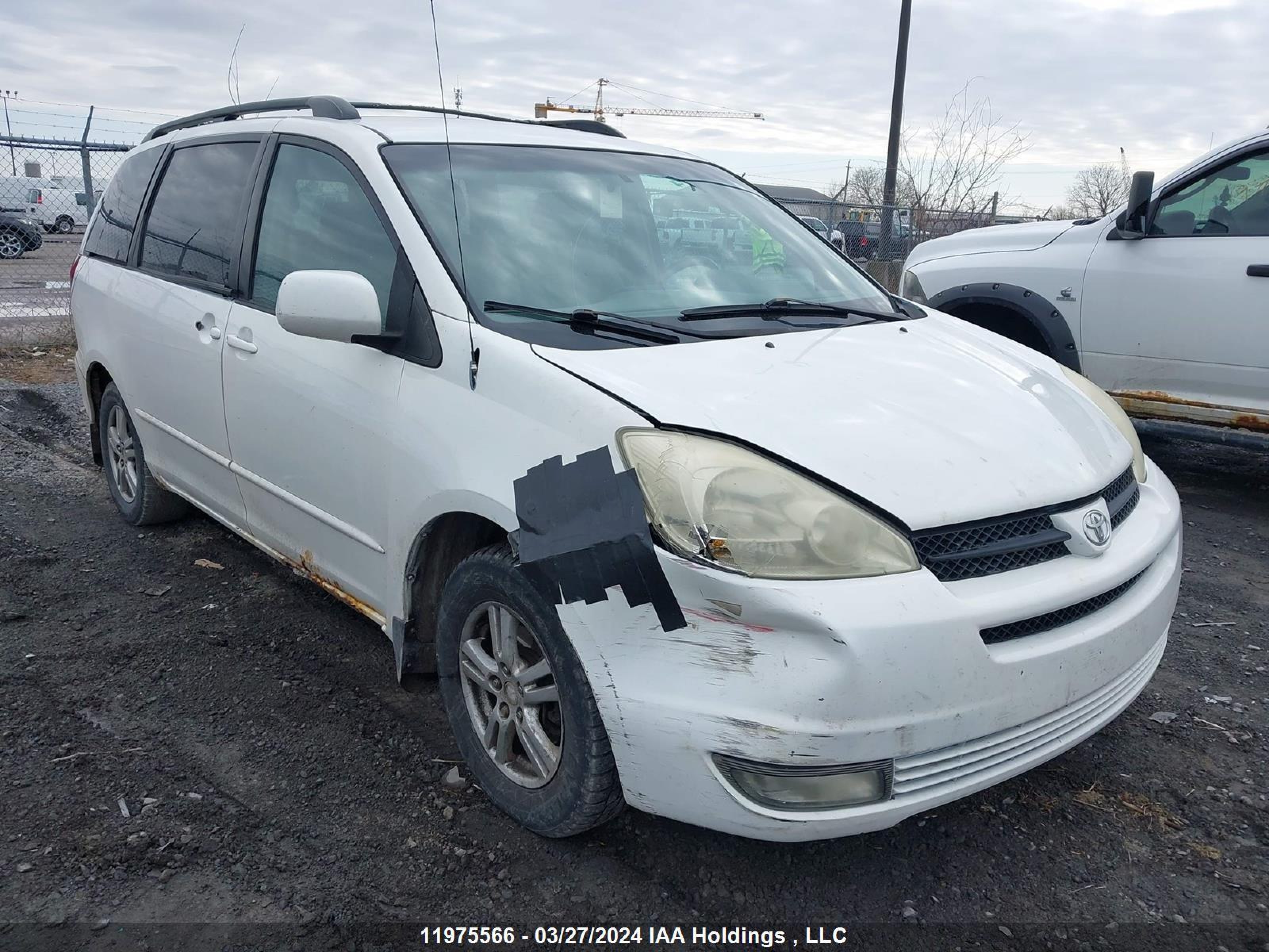 Photo 5 VIN: 5TDZA23C74S214623 - TOYOTA SIENNA 