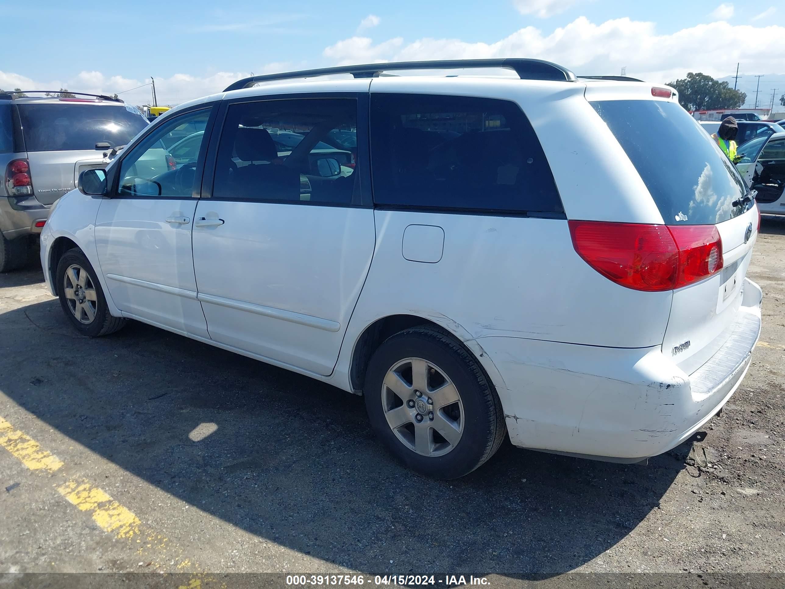 Photo 2 VIN: 5TDZA23C76S427042 - TOYOTA SIENNA 