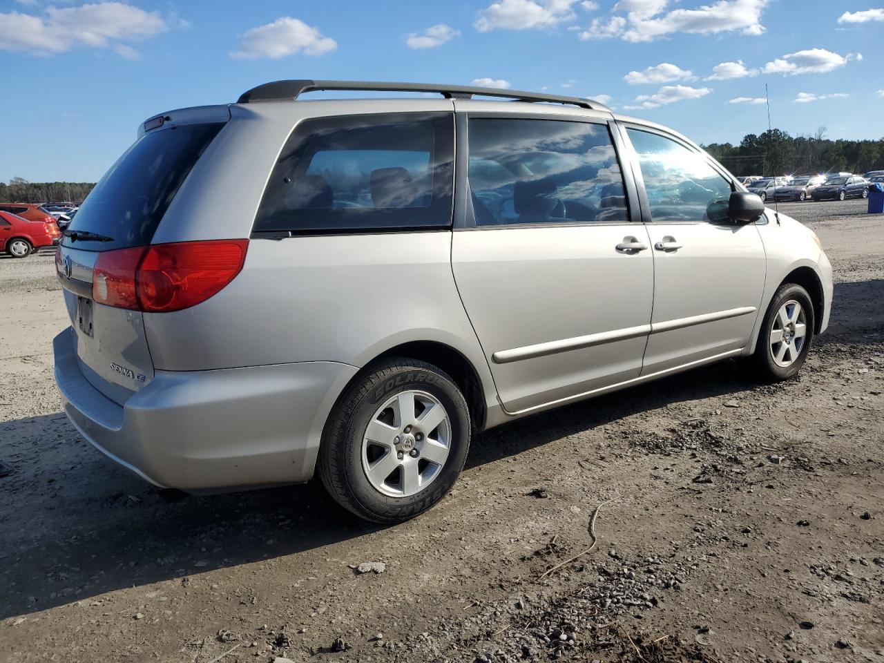 Photo 2 VIN: 5TDZA23C76S438221 - TOYOTA SIENNA 