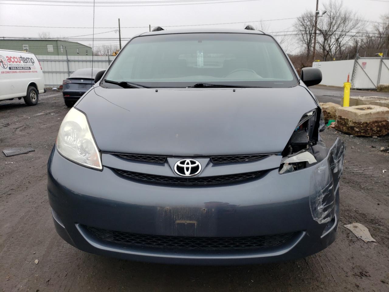 Photo 4 VIN: 5TDZA23C76S499228 - TOYOTA SIENNA 